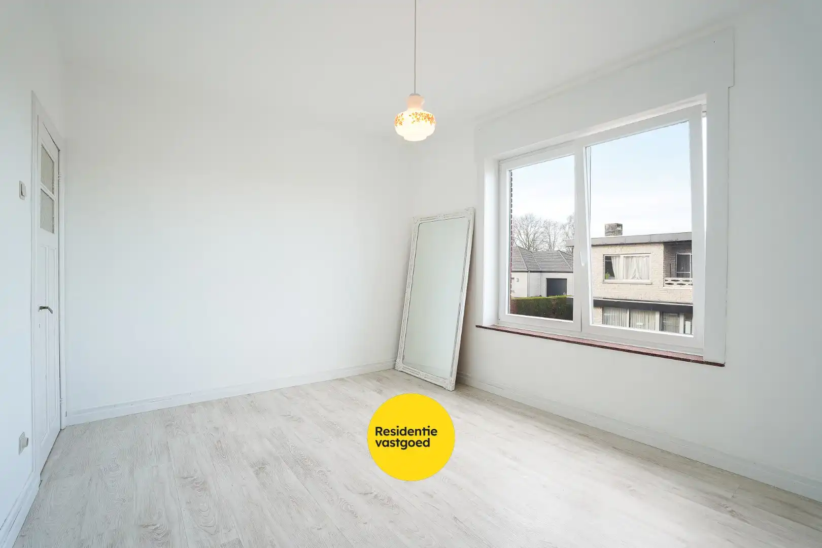 Zeer mooi onderhouden woning in het centrum van Aartrijke foto 11