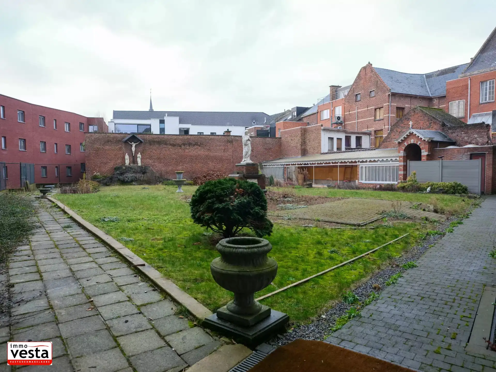 Voormalig klooster met projectpotentieel foto 29
