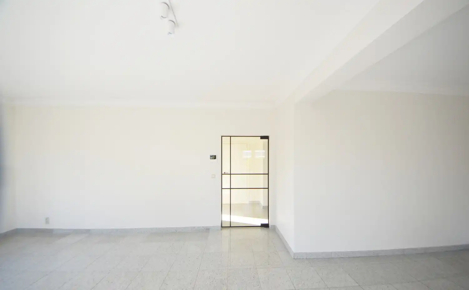 Ruim en lichtrijk gerenoveerd appartement (182 m²) INCLUSIEF GARAGE EN PARKING foto 20