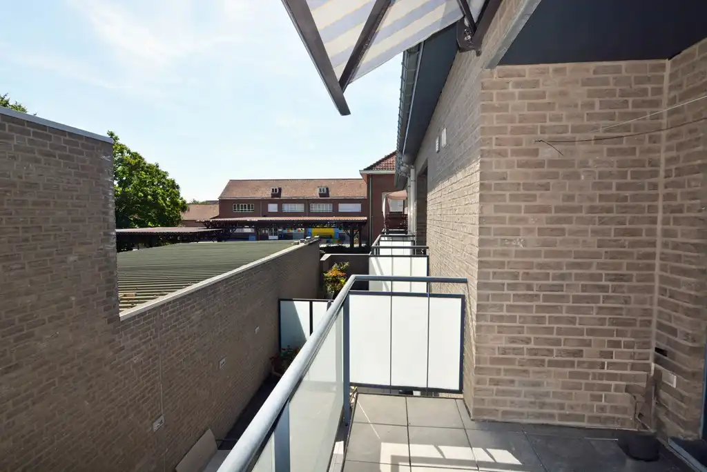 Modern triplex appartement met 3 slpks, terras, kelderberging en autostaanplaats. foto 11