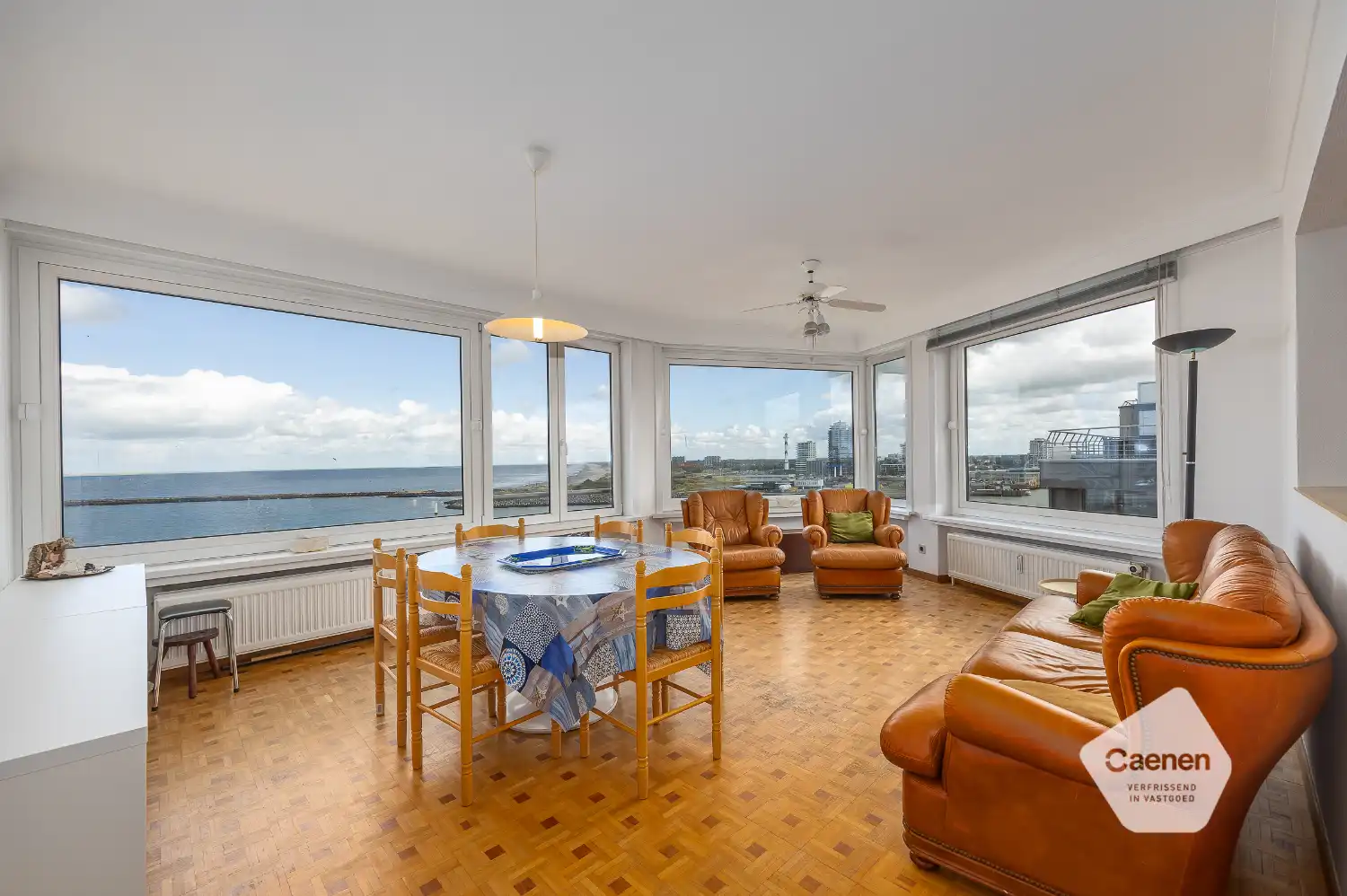 Twee slaapkamer appartement met prachtig zicht! foto 3