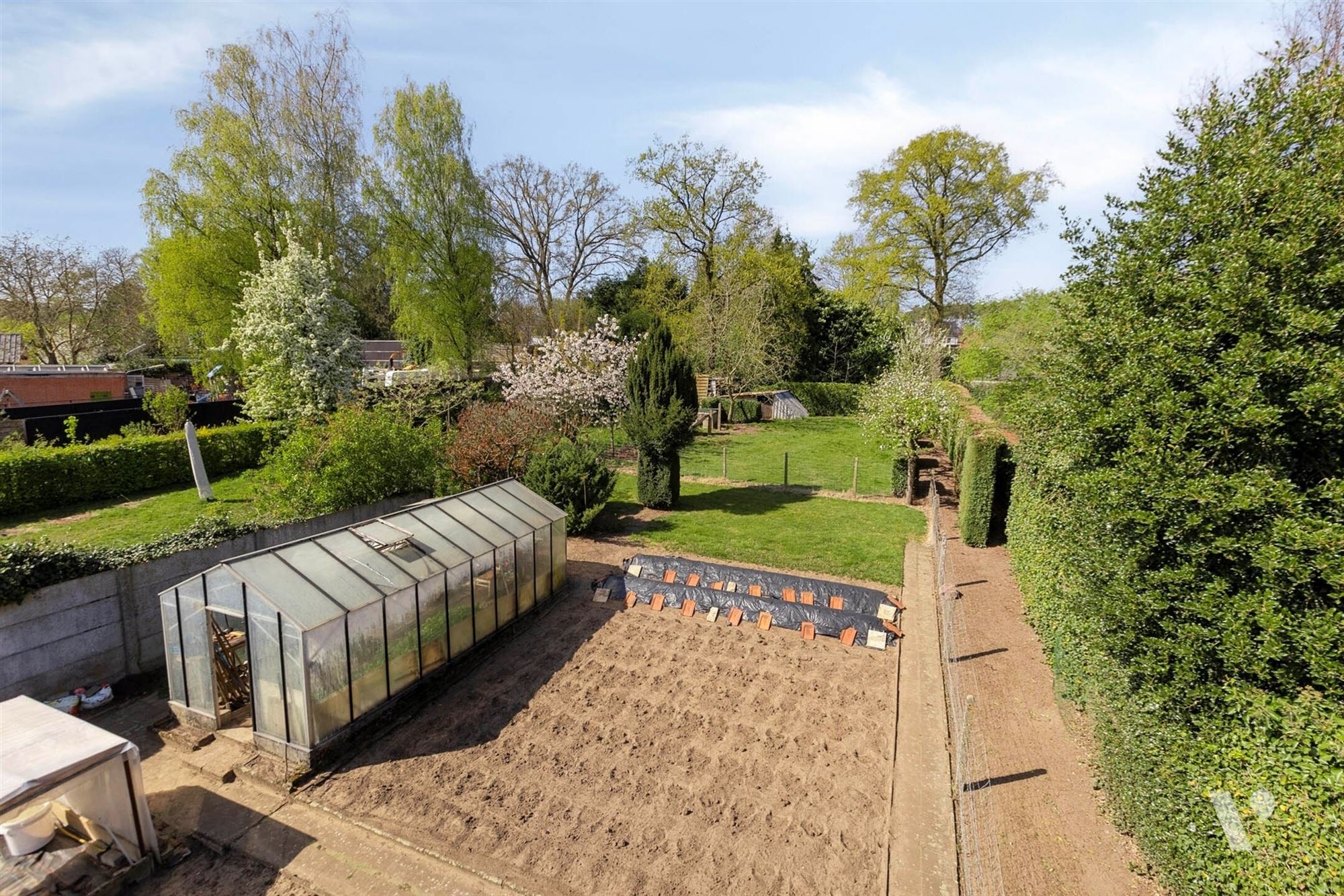 Karaktervolle woning met mooie tuin foto 33