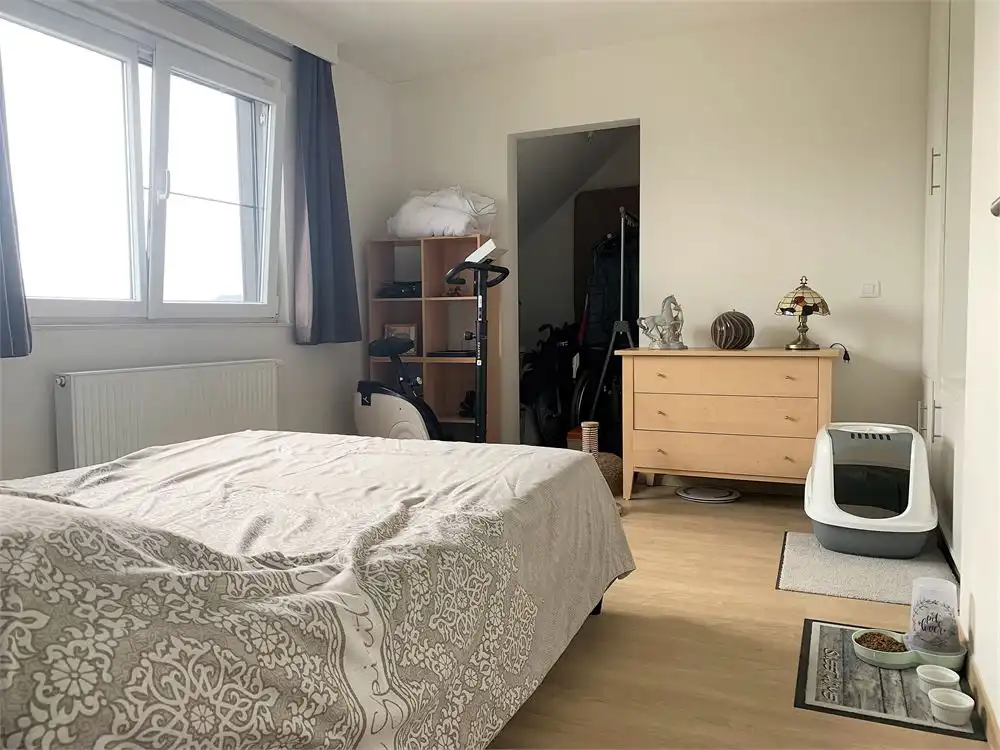 Instapklaar dakappartement met  2 slaapkamers + garage foto 7
