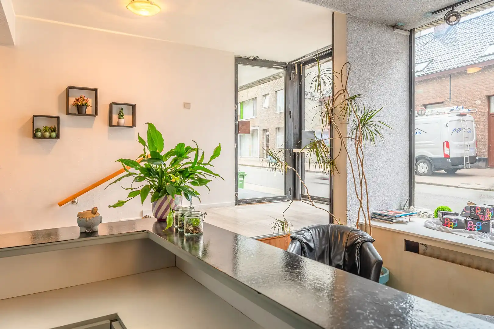 Handelsgelijkvloers ca.100 m² te koop in centrum Burcht — start hier jouw zaak! foto 8