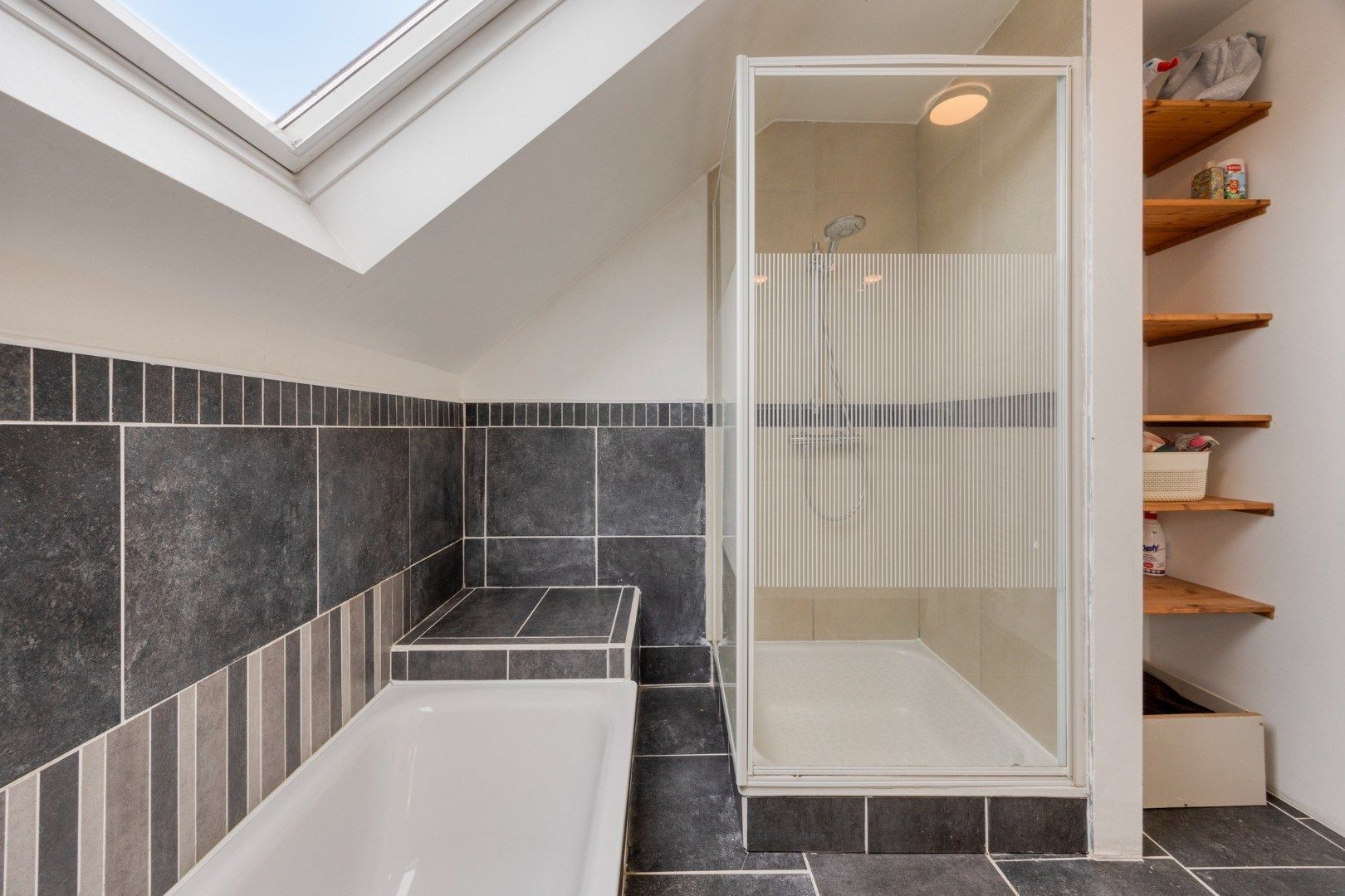 Open bebouwing met 4 slaapkamers, bureau, garage en prachtige tuin in Boutersem – EPC 158 kWh/m² - bewoonbare opp. 282 m² foto 28