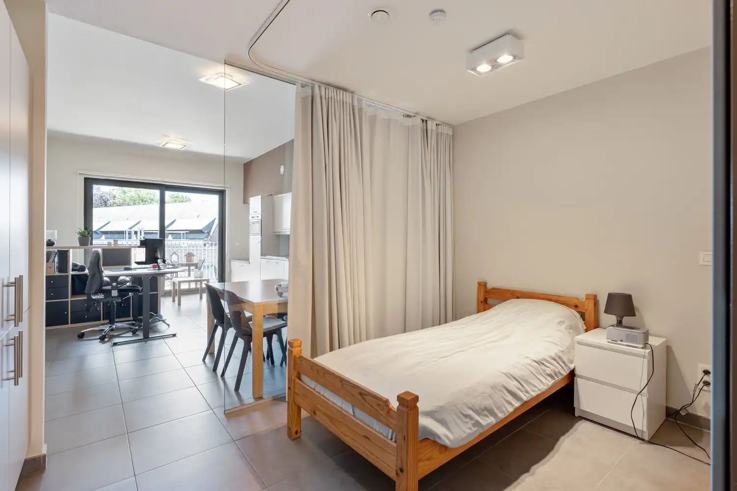Modern en energiezuinig(A-label) appartement met 1 slaapkamer, een terras, een autostaanplaats, een kelder en een fietsenstalling te centrum Leuven! foto 7