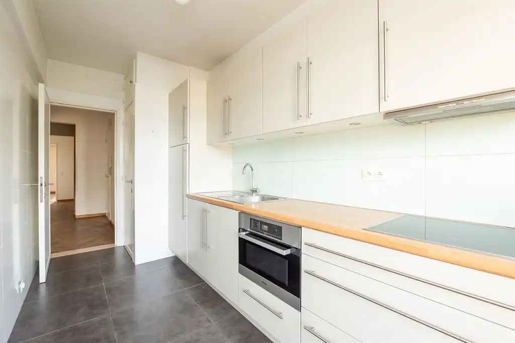 Instapklaar appartement op prachtige visgraatparket foto 8