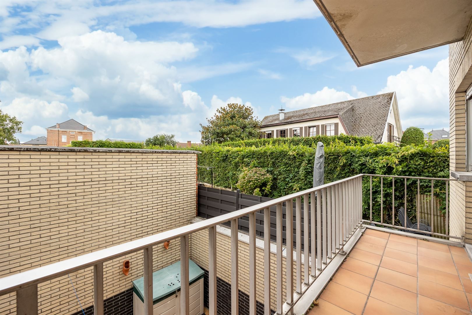 Opbrengsteigendom met 5 appartementen en garages foto 22