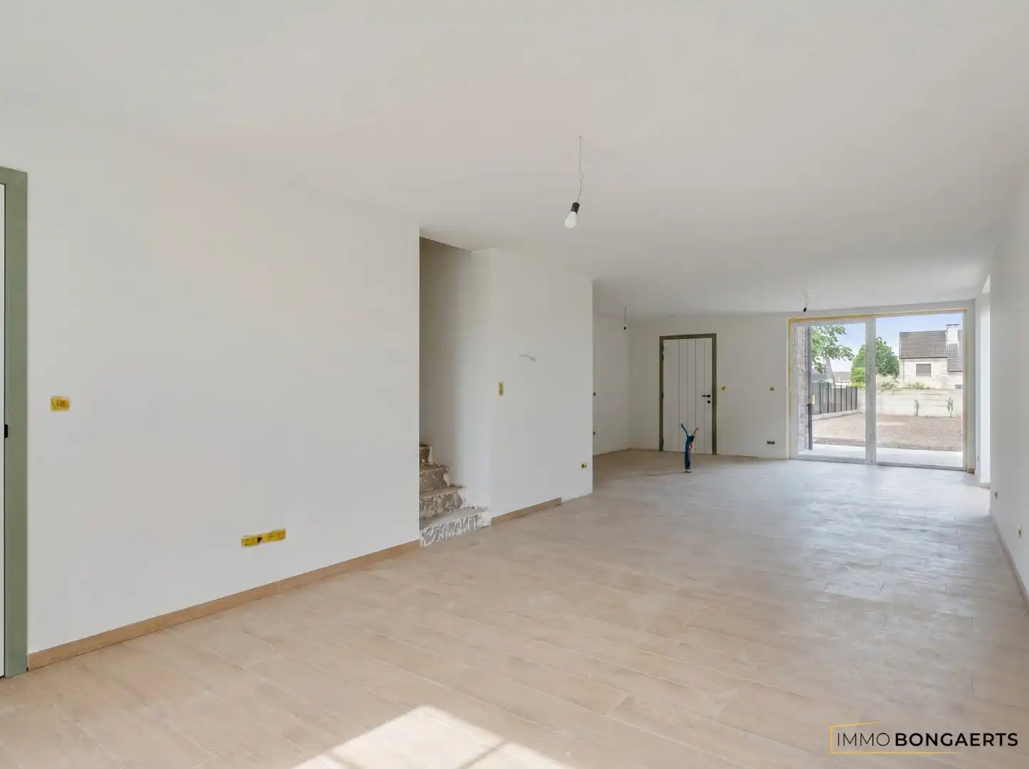 Nieuwbouwwoning met 4 slaapkamers foto 4