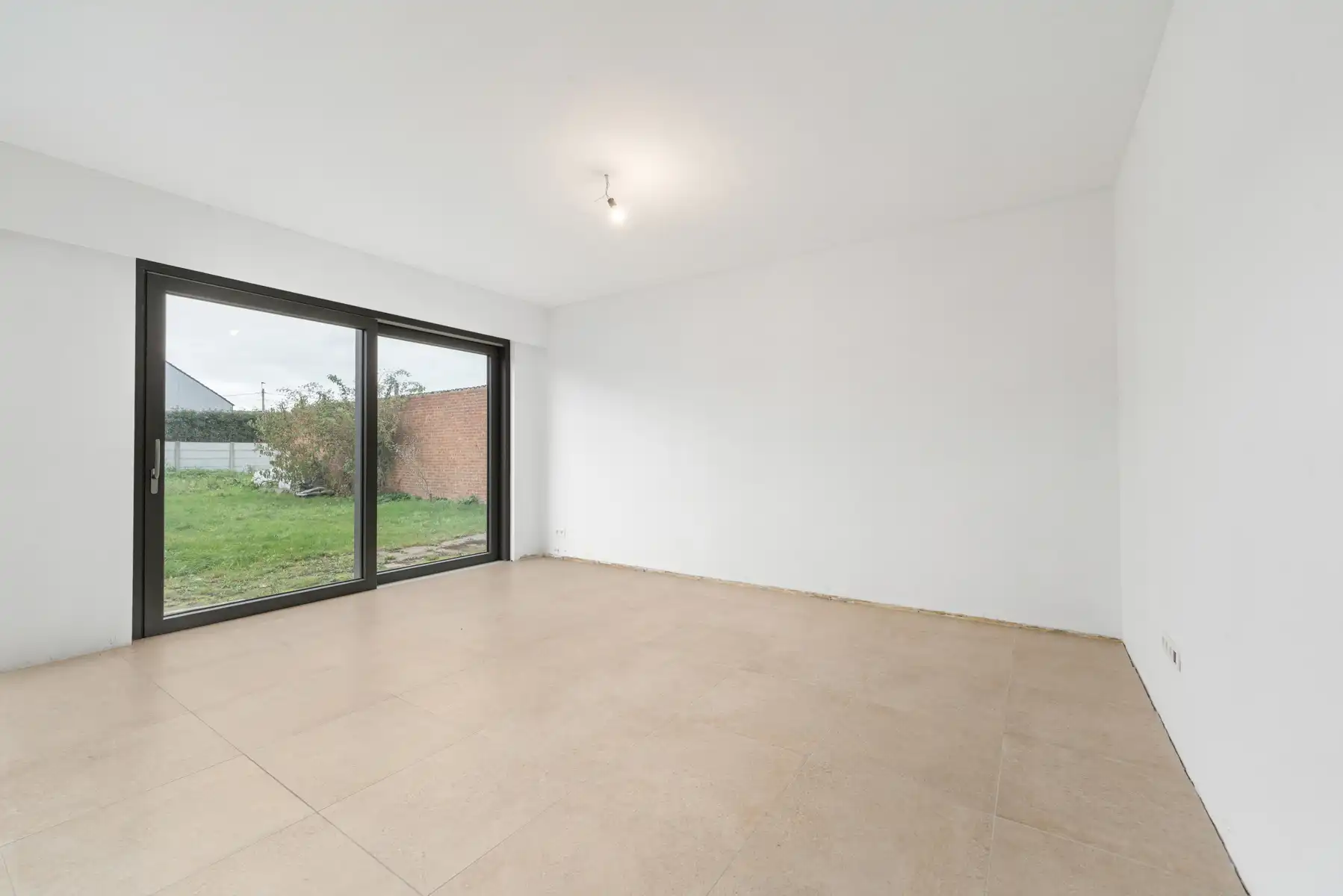 TE KOOP - Ruime deels gerenoveerde woning van 280m²  foto 4