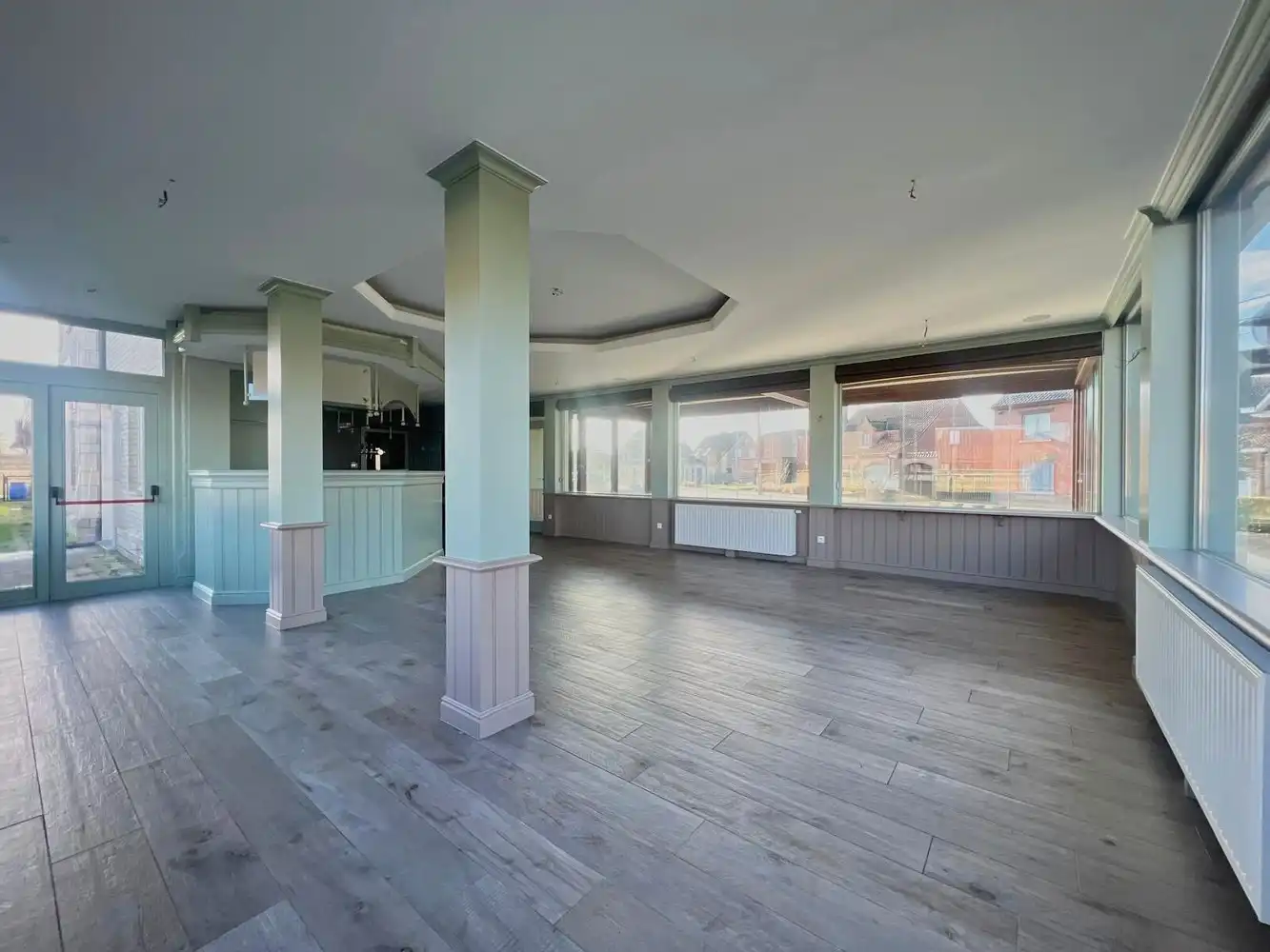 Uniek handelspand (269 m²) op toplocatie +ruime parking! foto 4