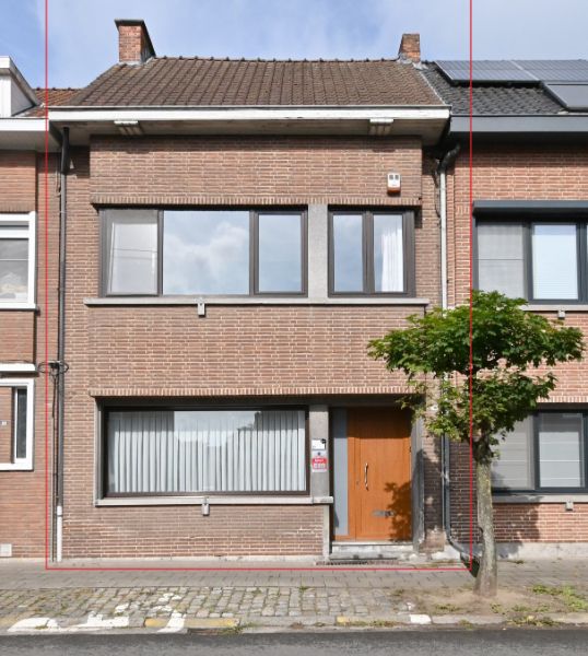 Klassieke woning met 4 slaapkamers foto {{pictureIndex}}