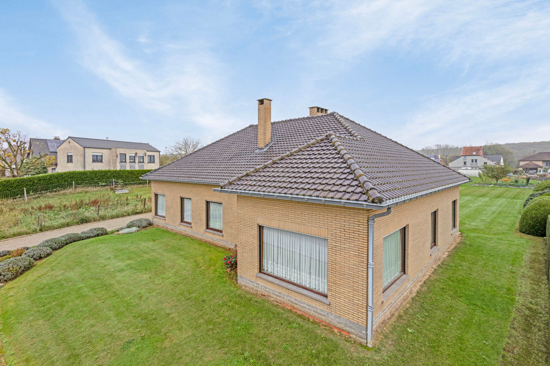 Rustig gelegen bungalow met uitbreidingsmogelijkheid foto 2