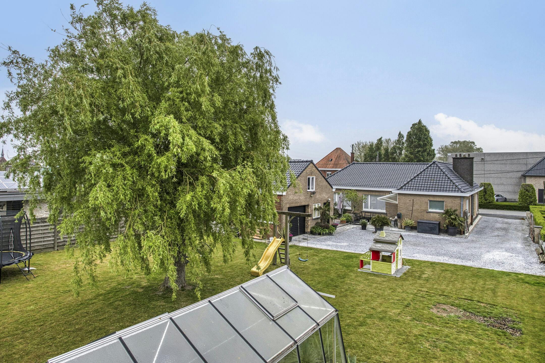 Te renoveren alleenstaand huis te koop op 1062 m² in Rumbeke foto 23