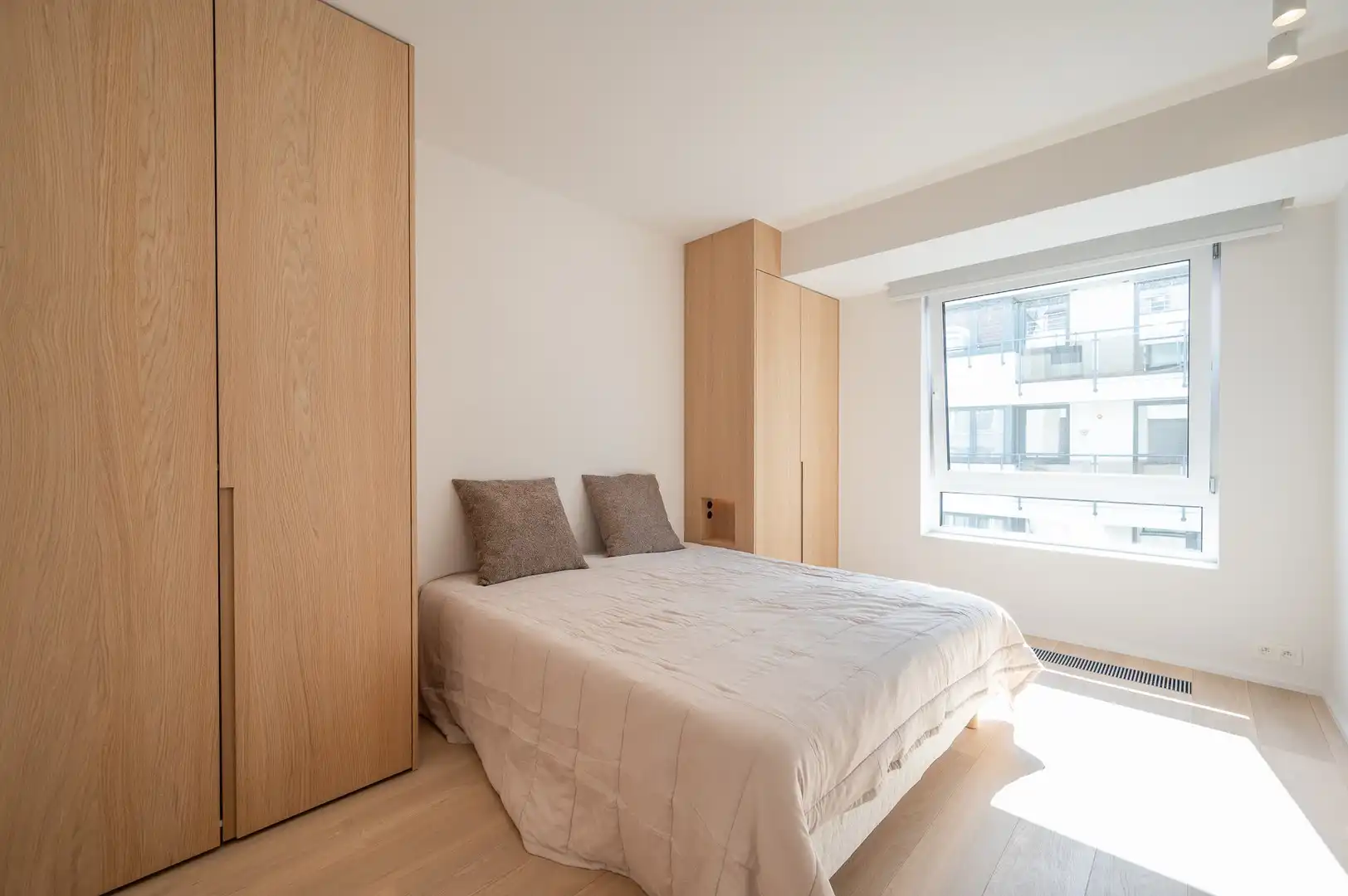 Lichtrijk 3-slaapkamer appartement centraal gelegen. foto 14