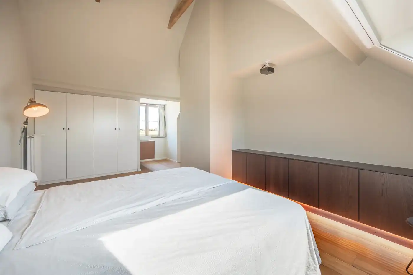 Prachtig gerenoveerde woning op een toplocatie in Knokke, met weidse open zichten over de Knokse polders foto 19