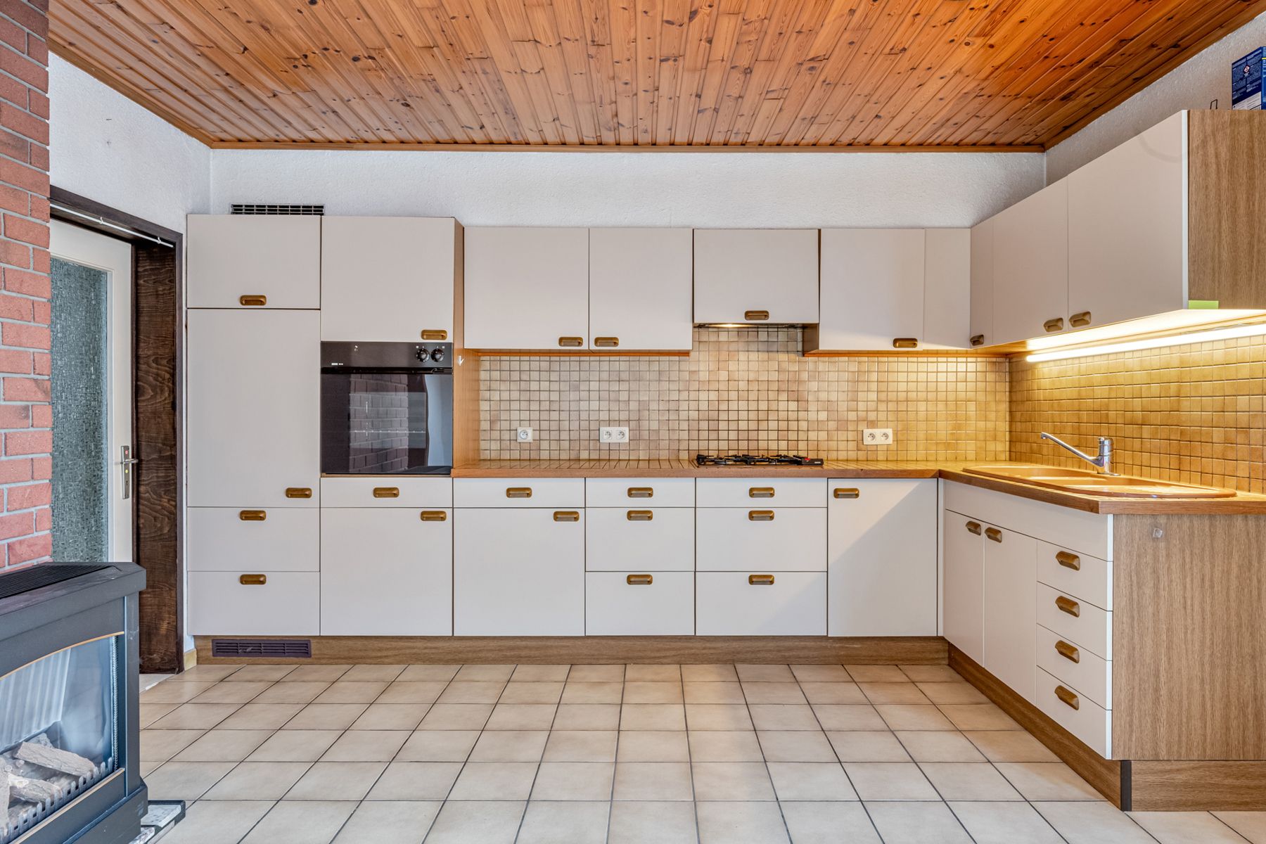 Authentieke burgerswoning met 4 slaapkamers en tuin! foto 11