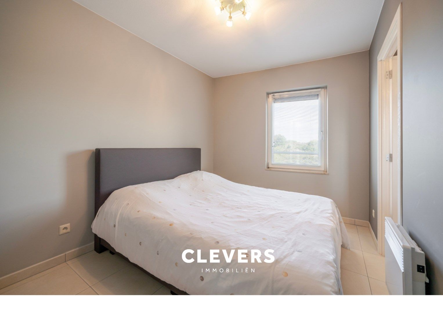 Exclusieve topper zeedijk : 2slpk. appartement + studio. foto 16