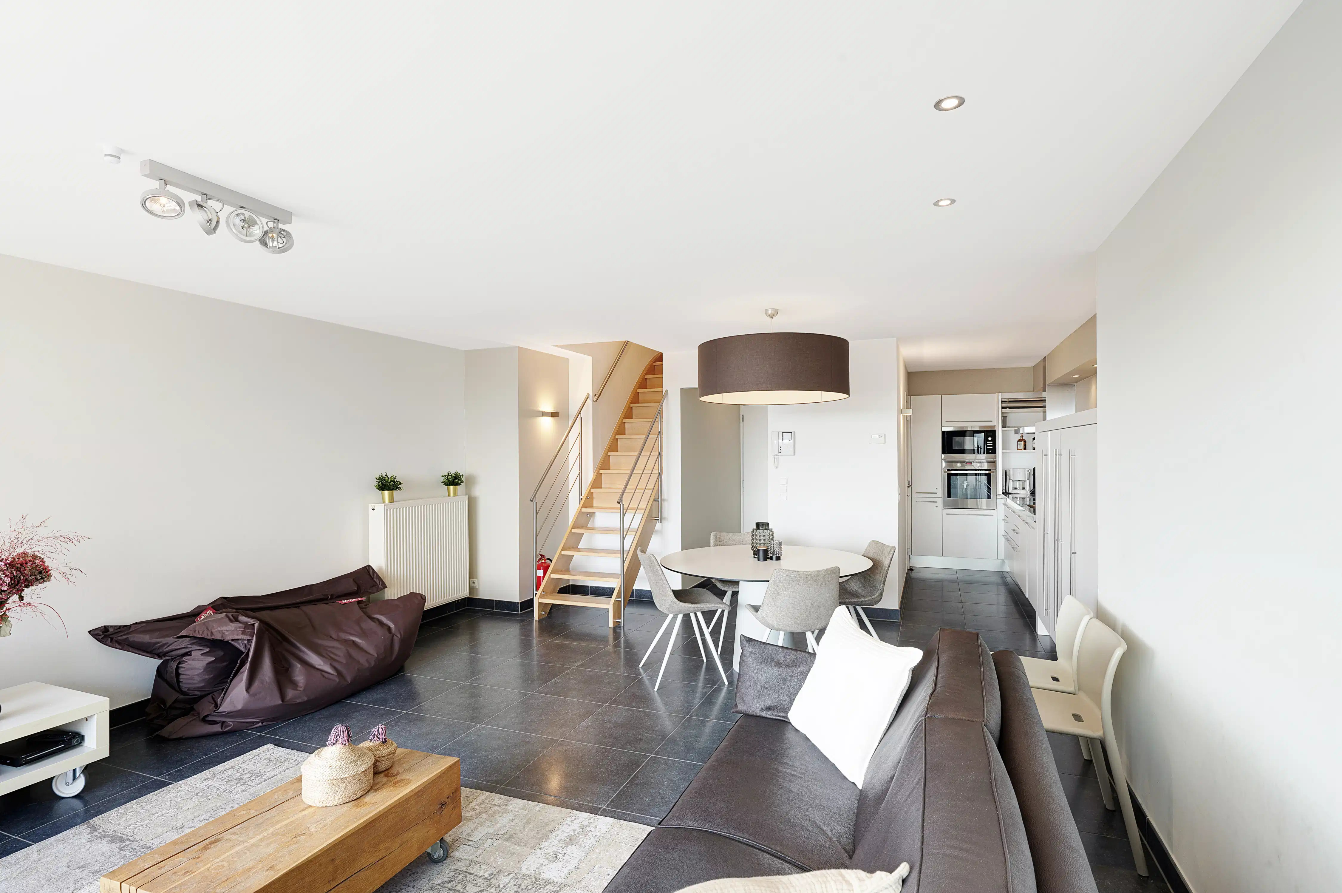 Ruim Duplex appartement op enkele passen van de Zeedijk te Duinbergen foto 13