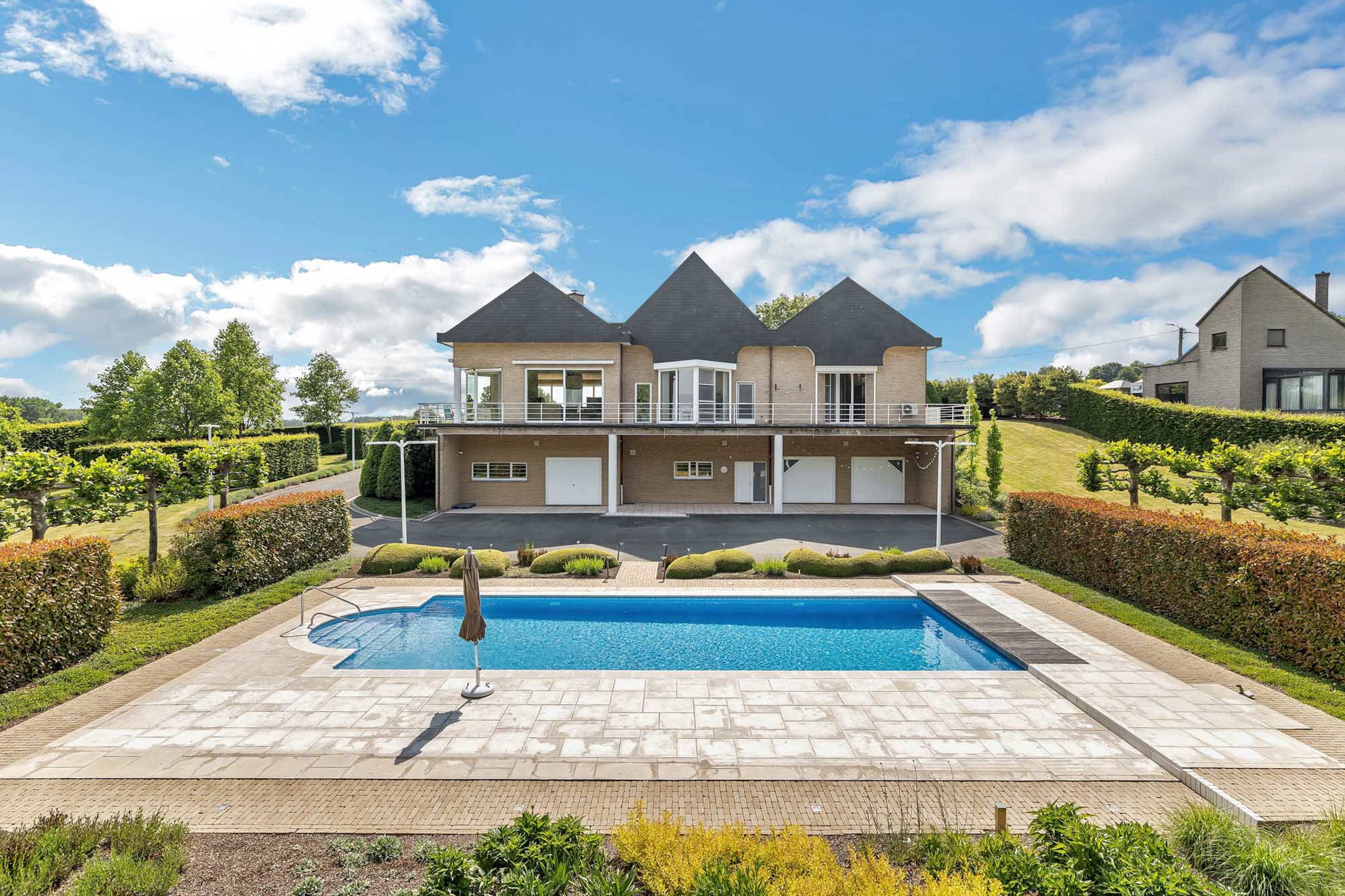 Unieke villa met zwembad, op riant perceel van 53 a 28 ca foto 3