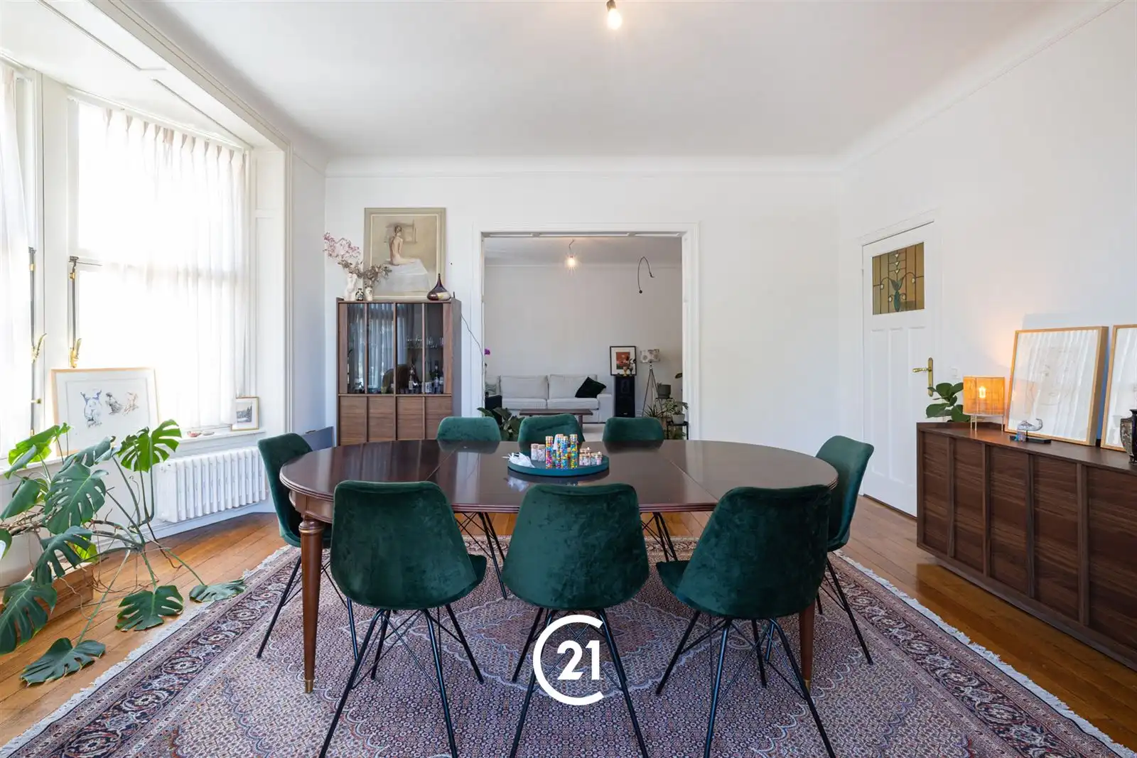 Uniek karaktervol appartement met garagebox in Gent. foto 12
