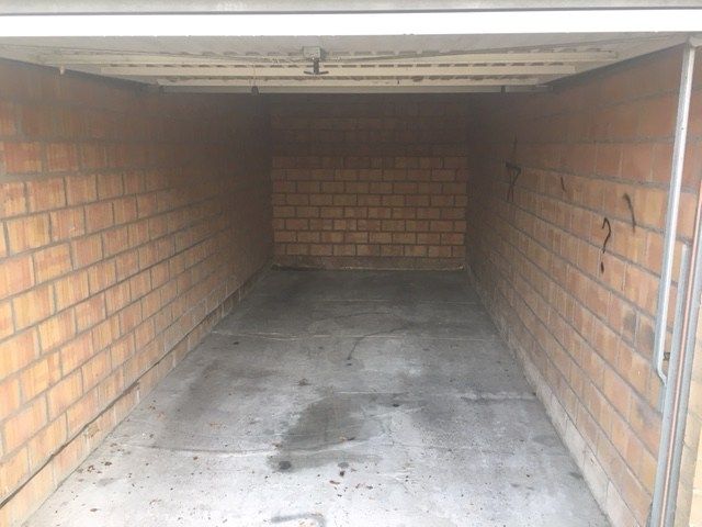 Garage met kantelpoort, Torhout foto 2