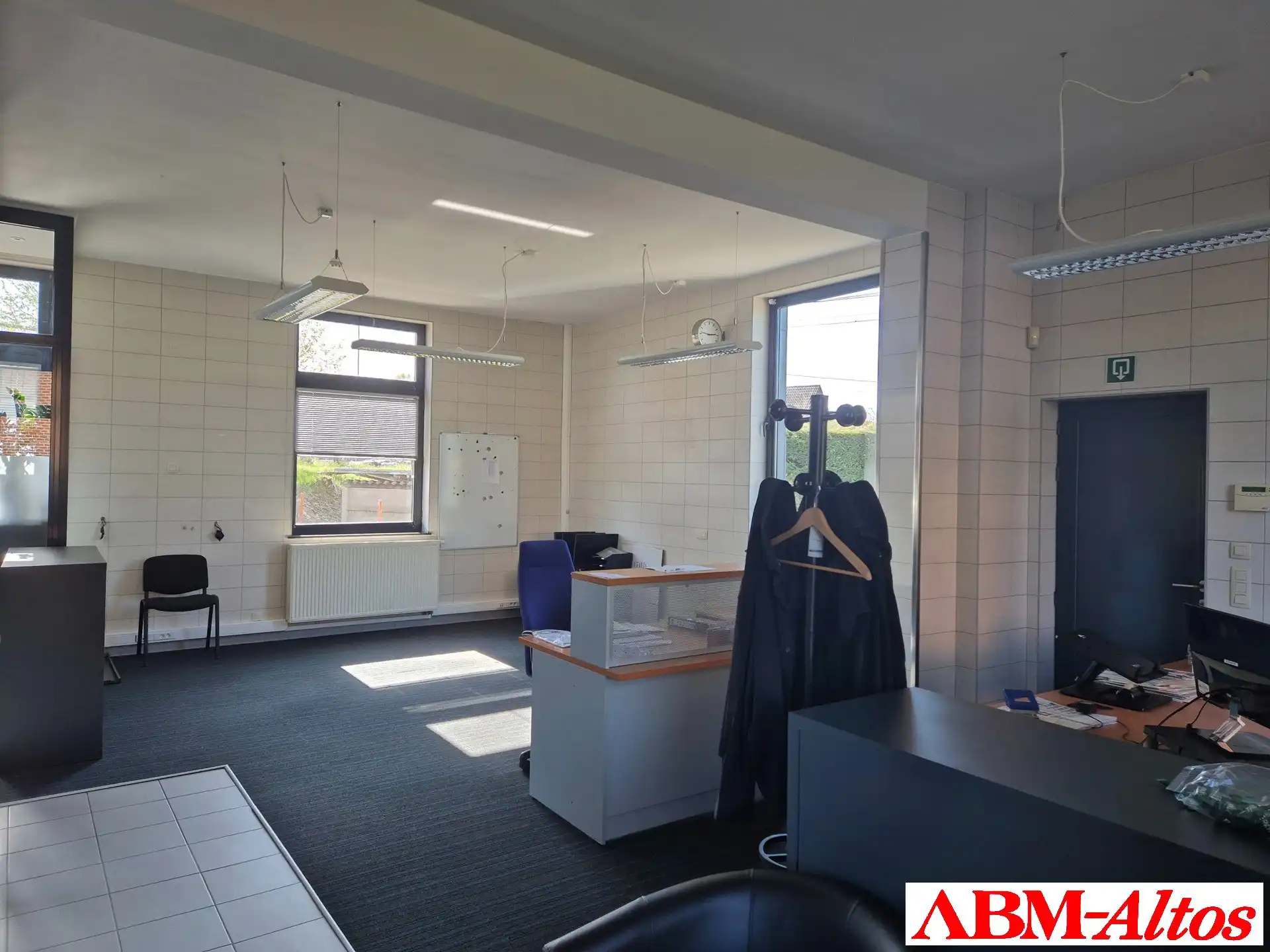 Kantoorgebouw van ca 340m2  te koop foto 6