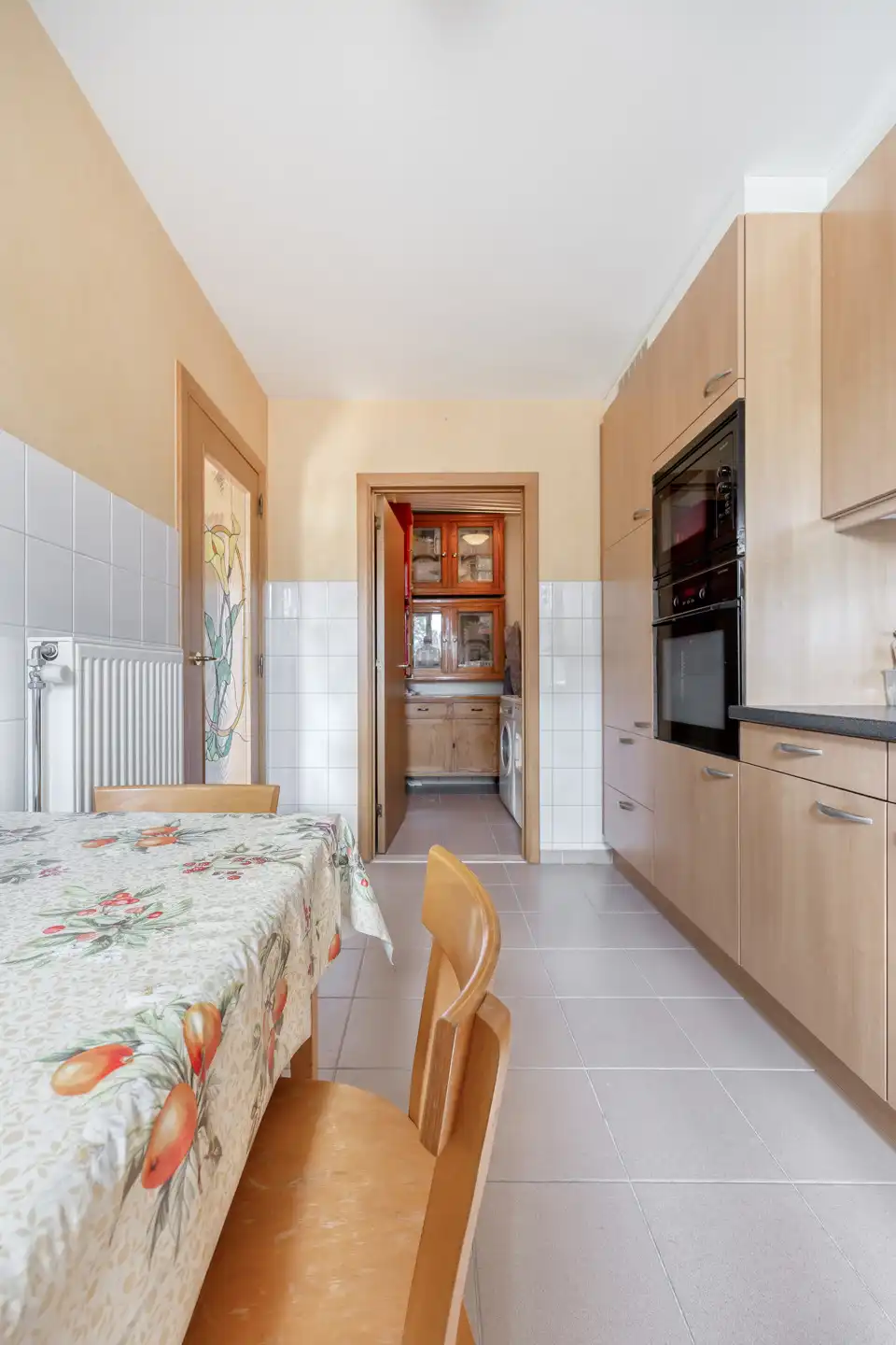 Mooi appartement op een 1v met 3 slaapkamers en terras en garage foto 10
