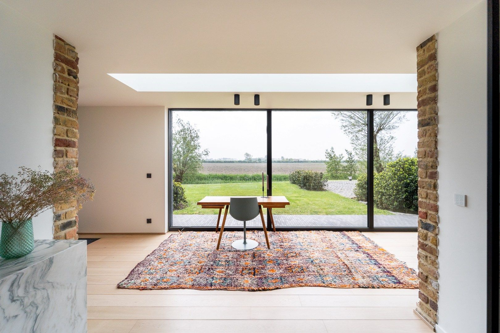 Prachtig gerenoveerde hoeve met panoramisch zicht over de polders foto 13