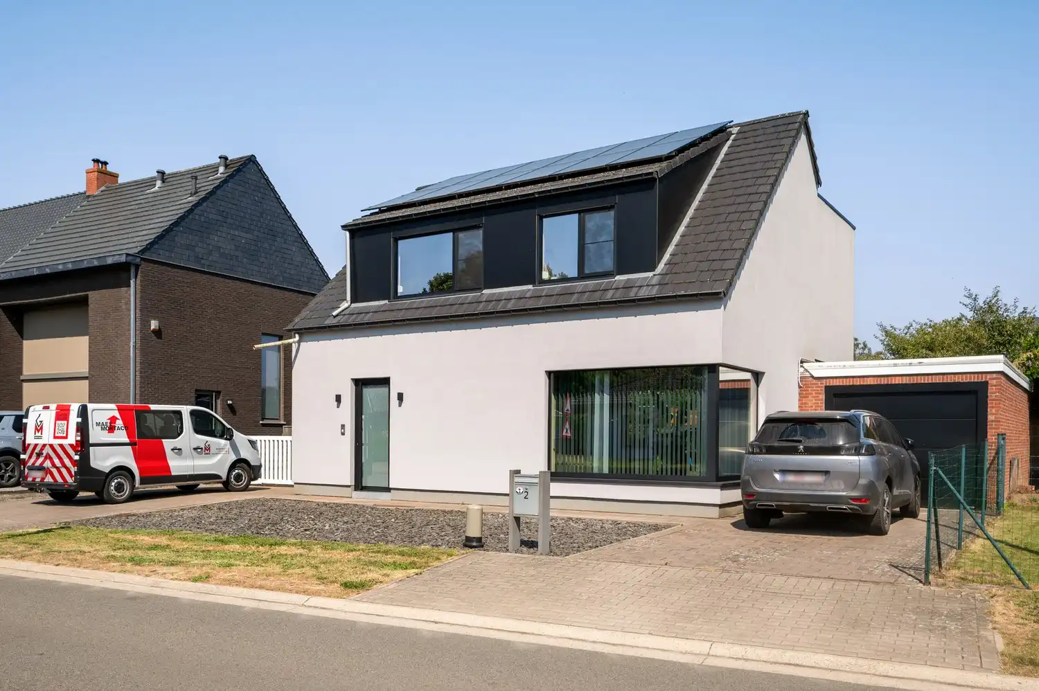 Instapklare, gerenoveerde woning met garage op toplocatie in Broechem! foto 27