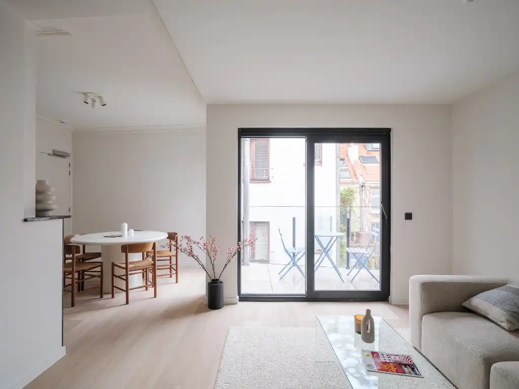 Stijlvol gerenoveerd 2-slaapkamerappartement met meerdere terrassen in het centrum van Gent foto 2