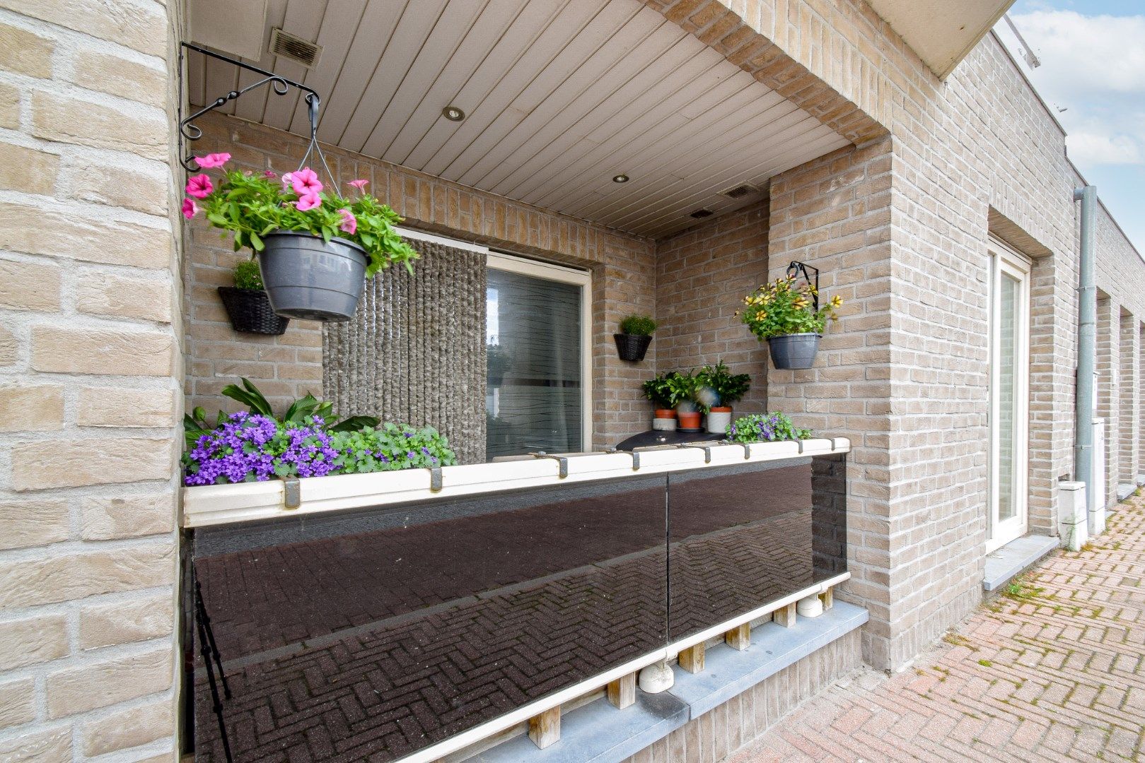 Gelijkvloersappartement met twee slaapkamers en terras foto 2
