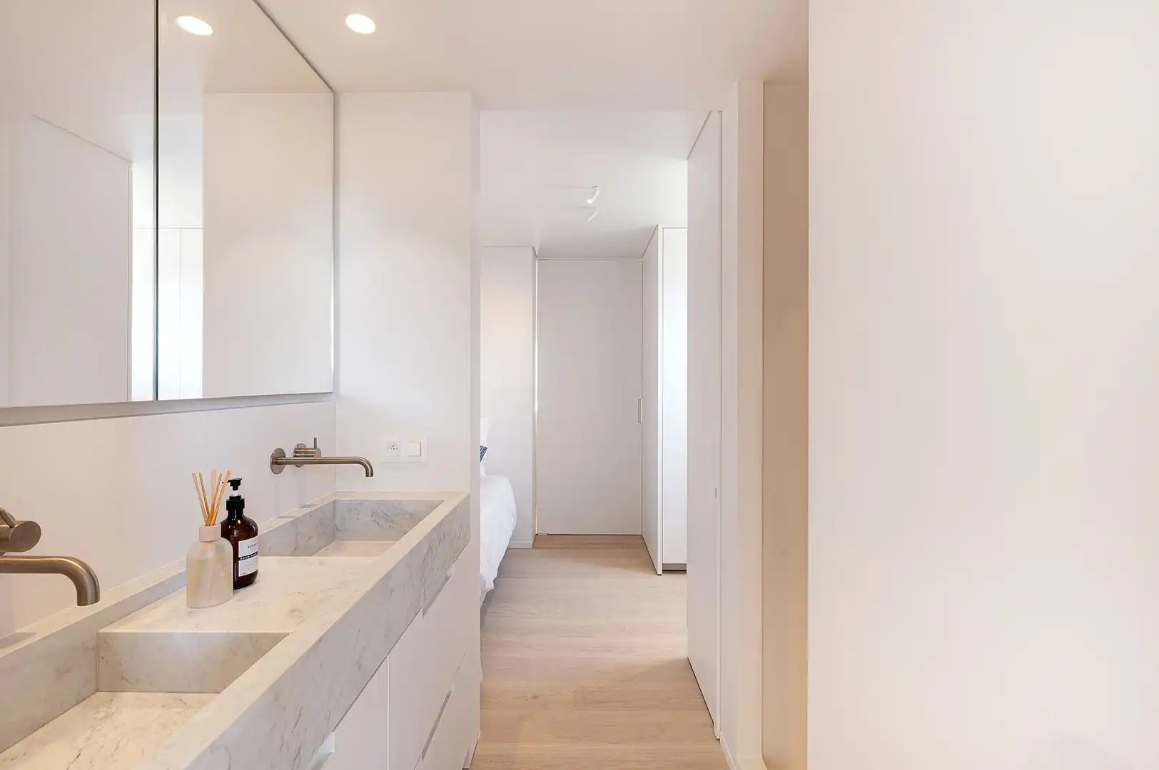 Appartement met zeezicht, gelegen in een villaresidentie in hartje Zoute. foto 25