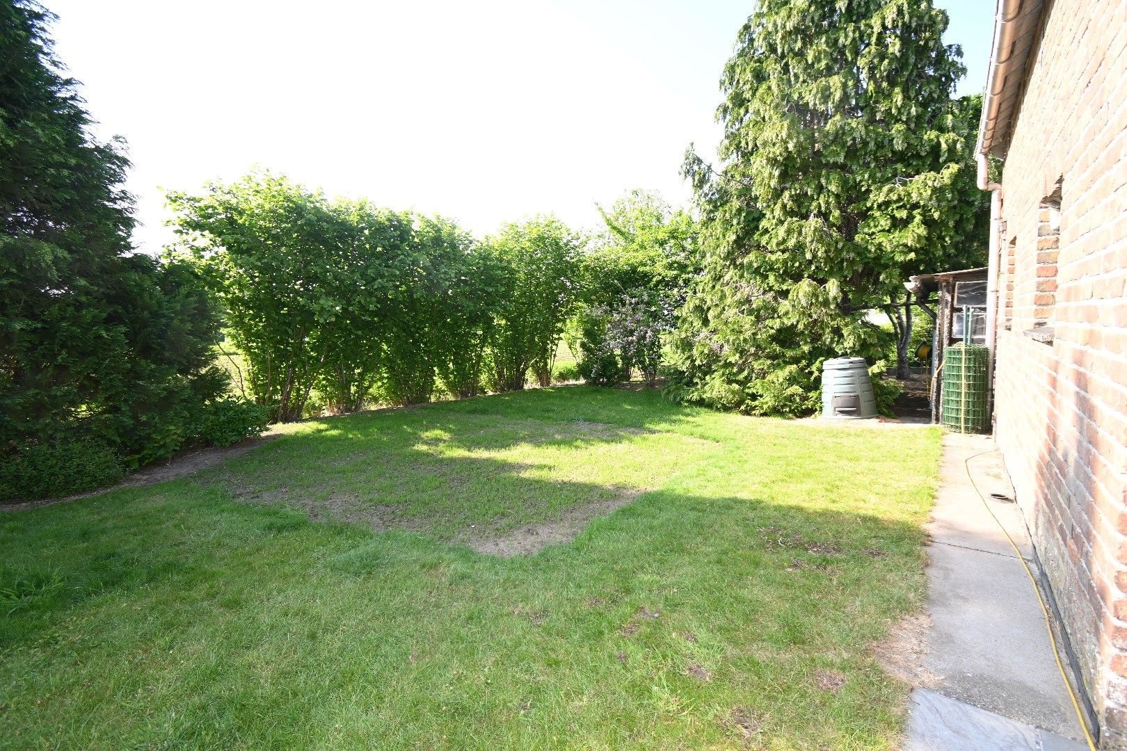Rustig gelegen alleenstaande woning met tuin foto 28