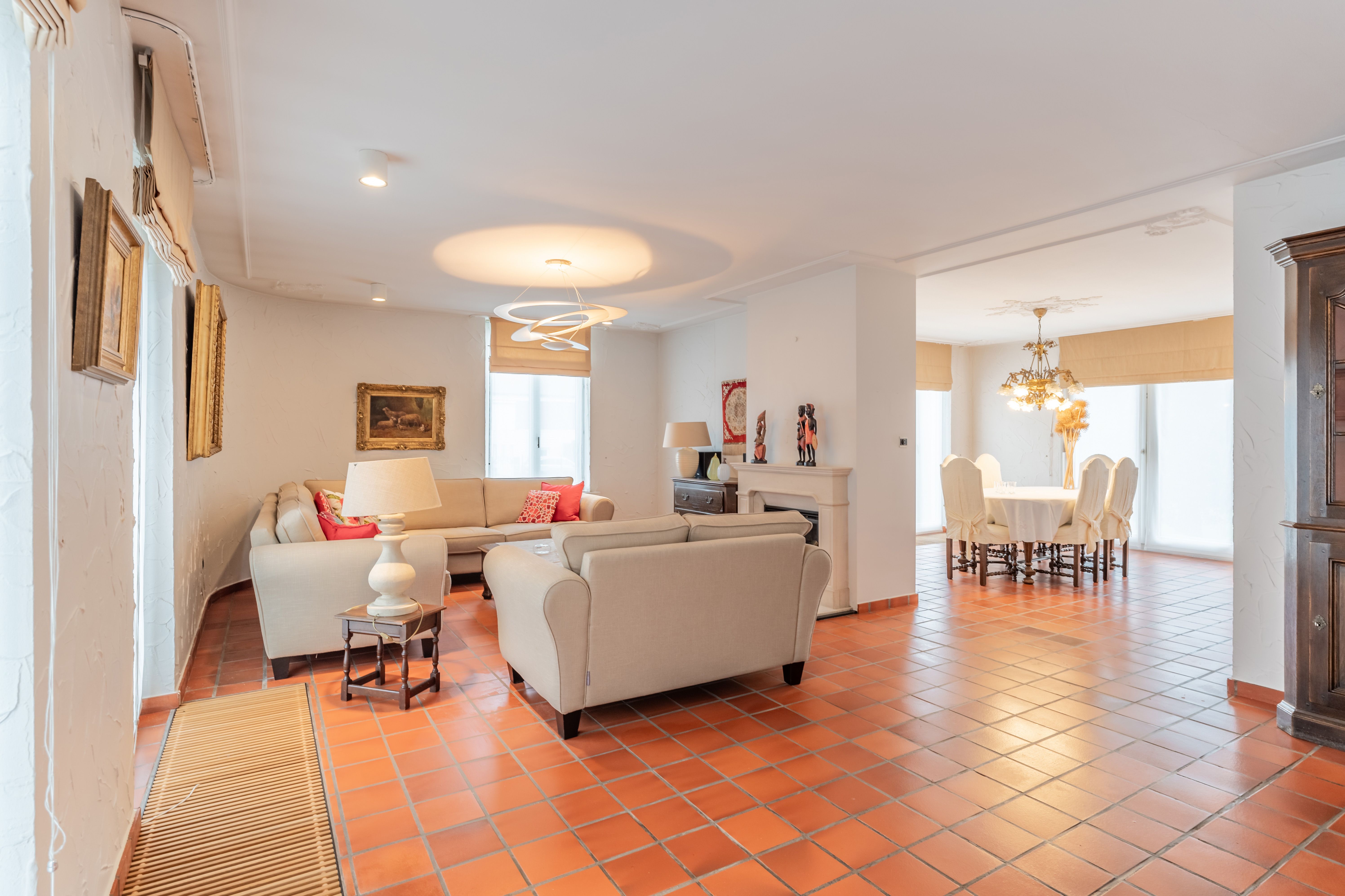 Ruime woning met kantoorruimte + extra bouwgrond op prachtige ligging te Eksel foto 4