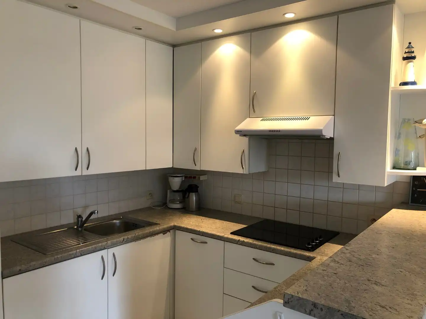 Ruime  ZUIDgerichte studio met slaaphoek en zonneterras in residentie Koksijde Promenade aan Ster der Zee. foto 3