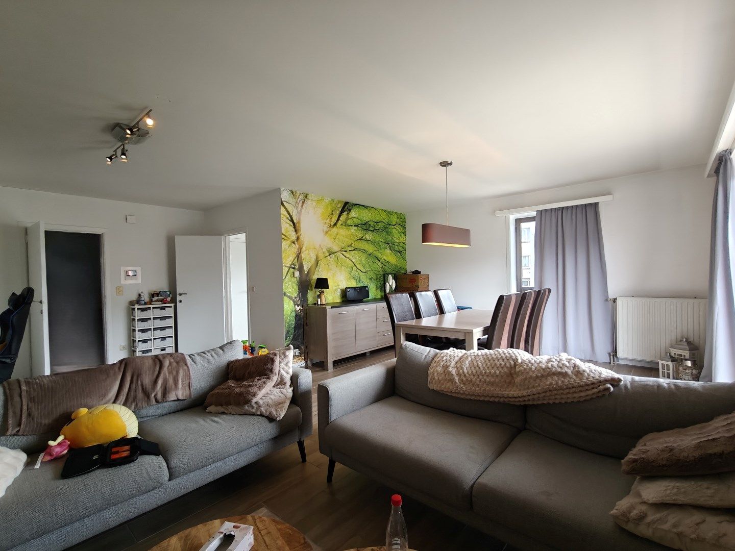 Ruim en licht appartement met drie terrassen en ondergrondse parkeerplaats foto 2