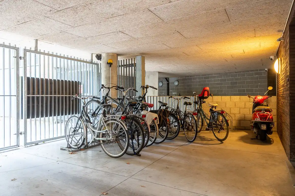 Ruim appartement met 3 slaapkamers en ondergrondse parkeerplaats foto 19