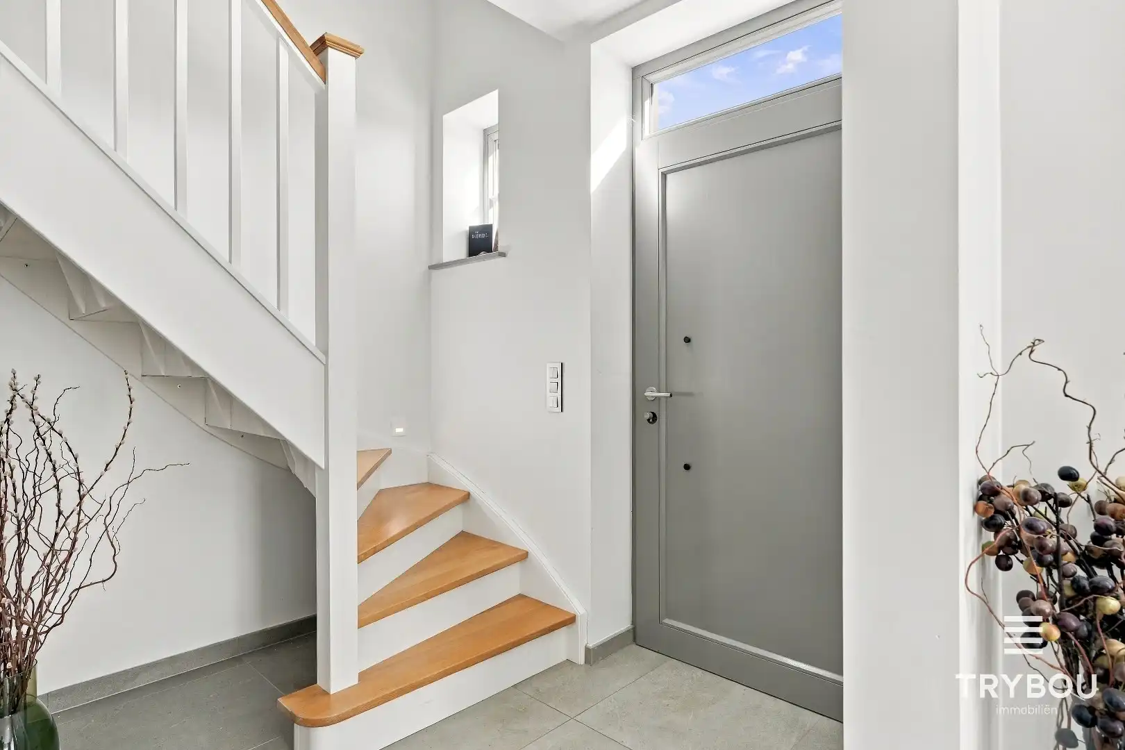 Alleenstaande luxueuze woning met 5 slaapkamers!  foto 3