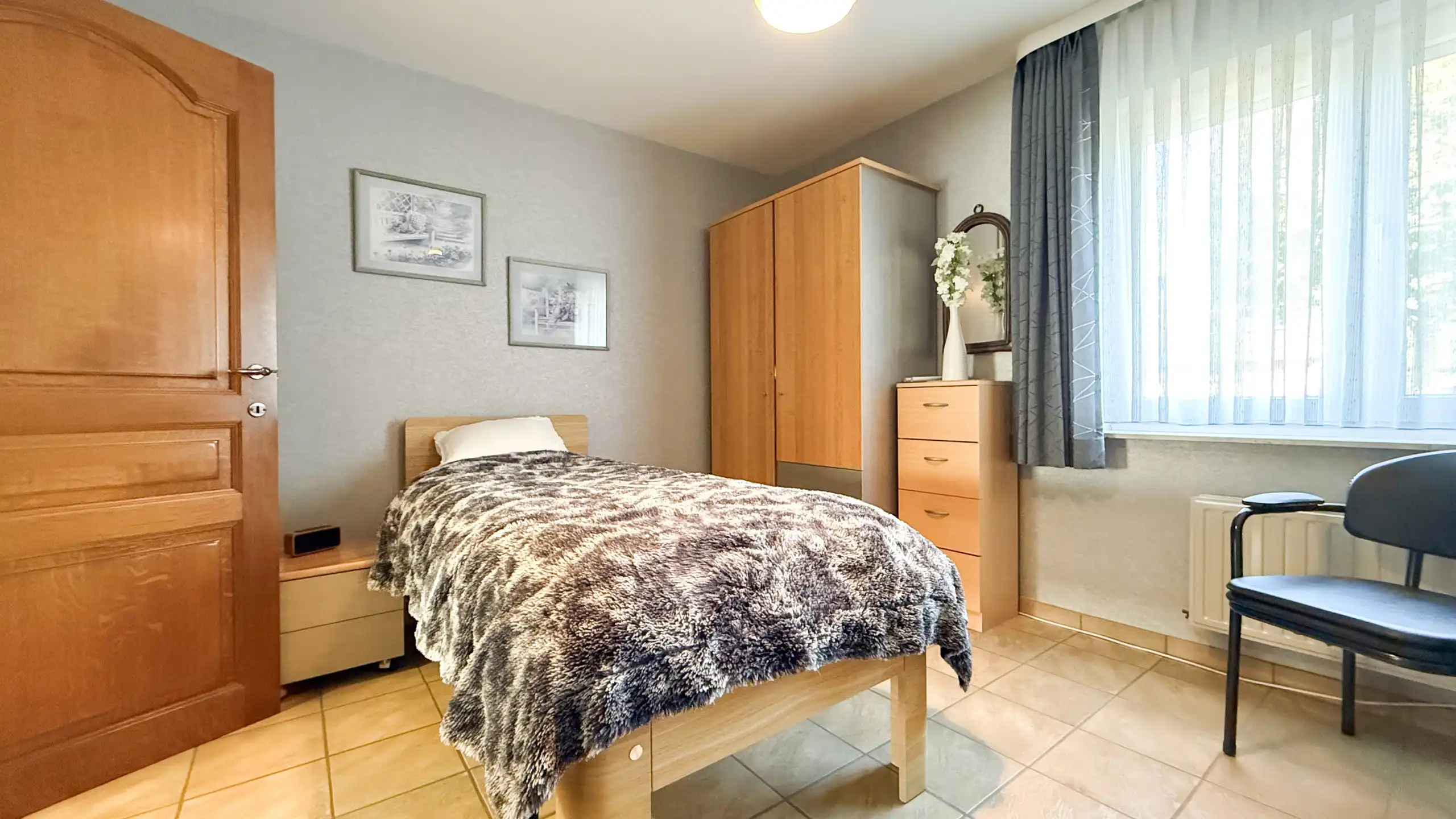 Instapklare woning met 3slpks, tuin, airco en zonnepanelen! foto 18