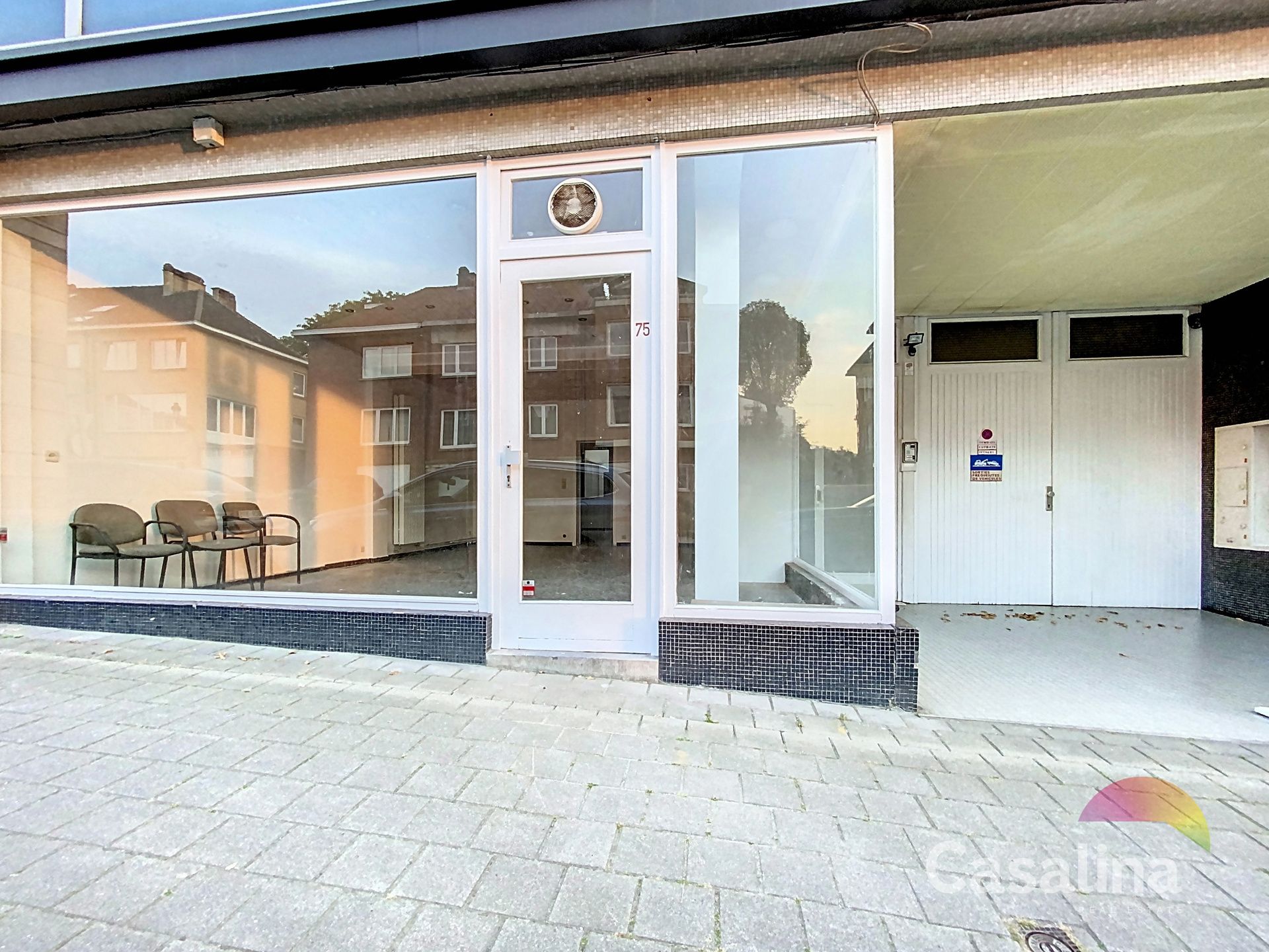 Commerciële ruimte van 104 m² - ideaal gelegen foto 9