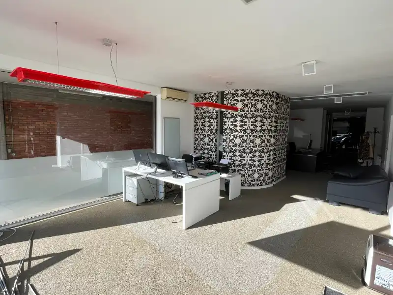 Commercieel pand van 180m² gelegen in het centrum van Genk, tegenover Shopping1. foto 5