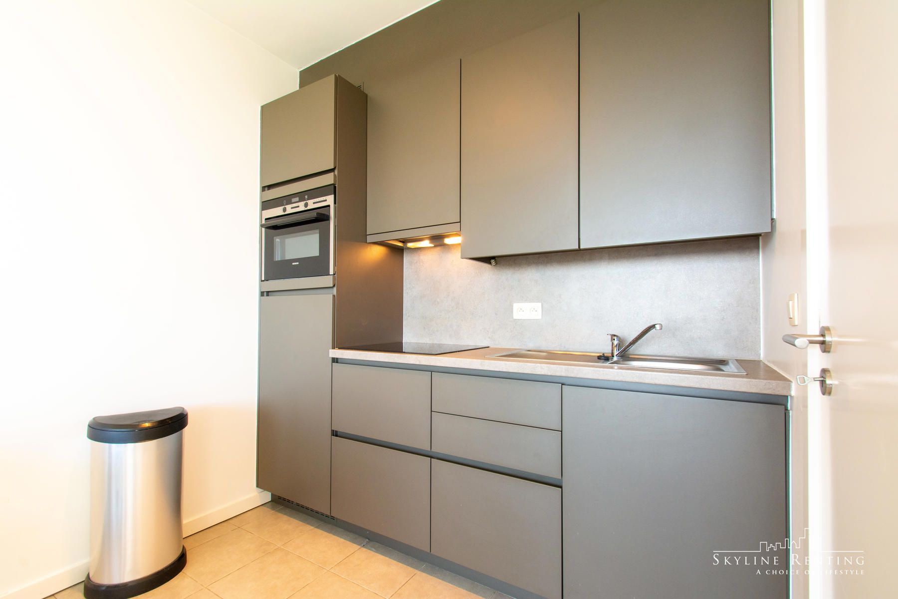 Prachtig gemeubeld appartement 1 kamer + Terras!!!  foto 6