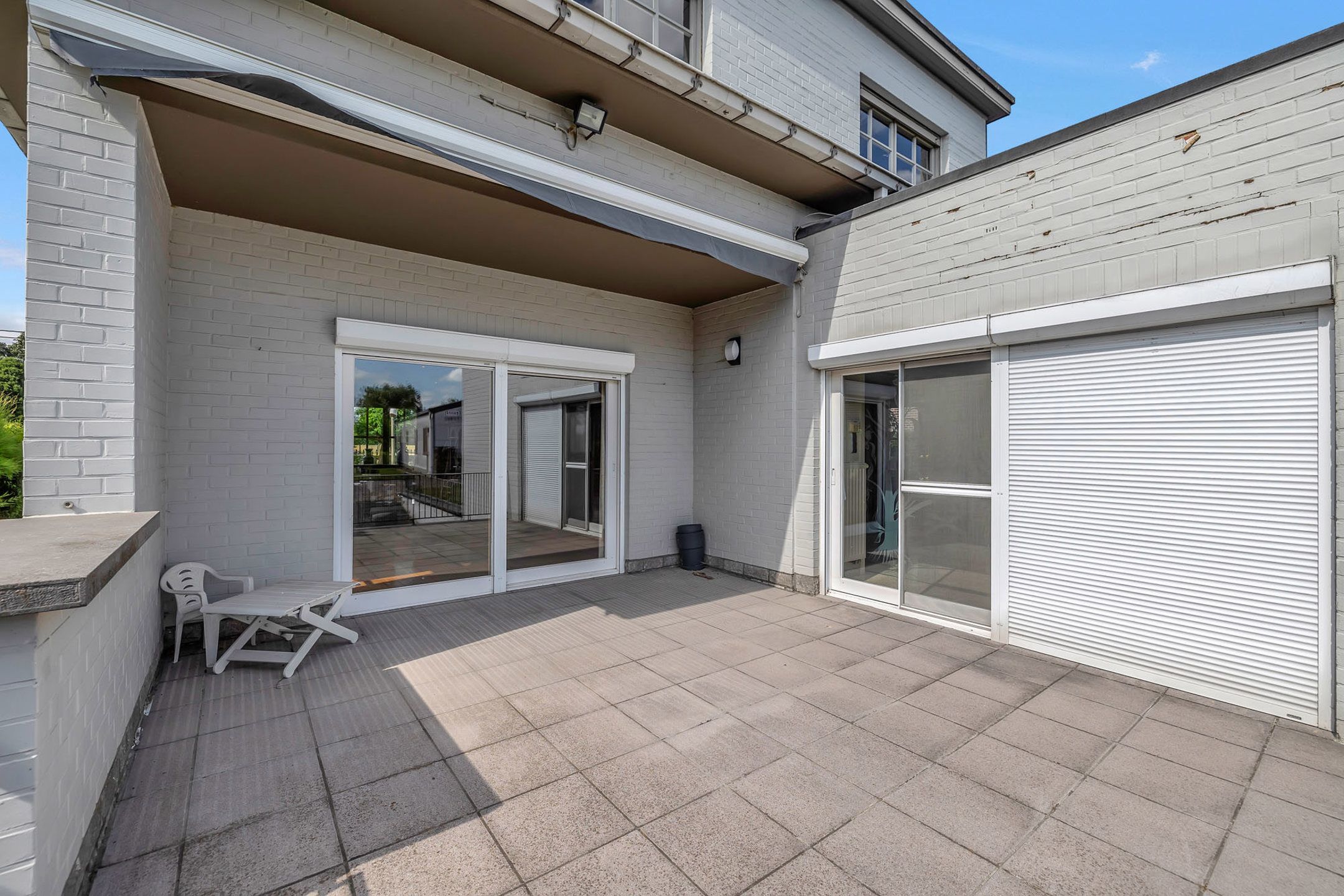 Prachtige villa met achterliggende loods van +/- 200m² foto 24