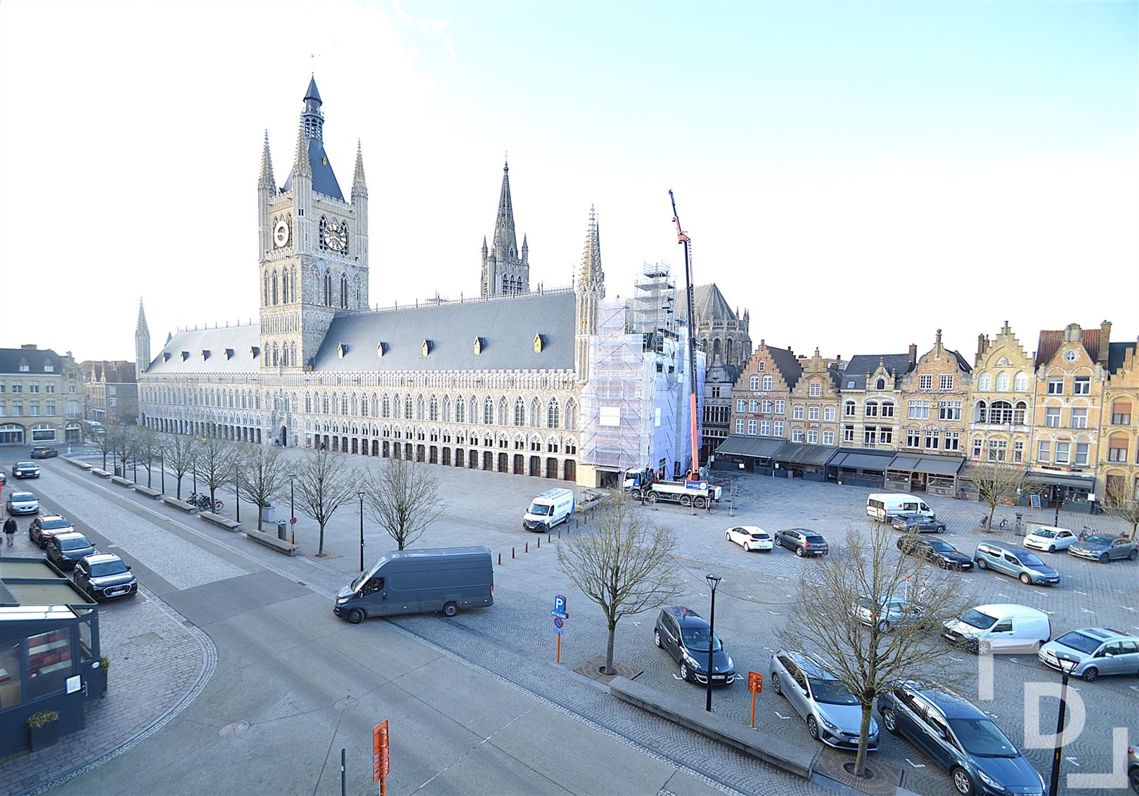 Energiezuinig en ruim appartement op toplocatie in Ieper. foto 16