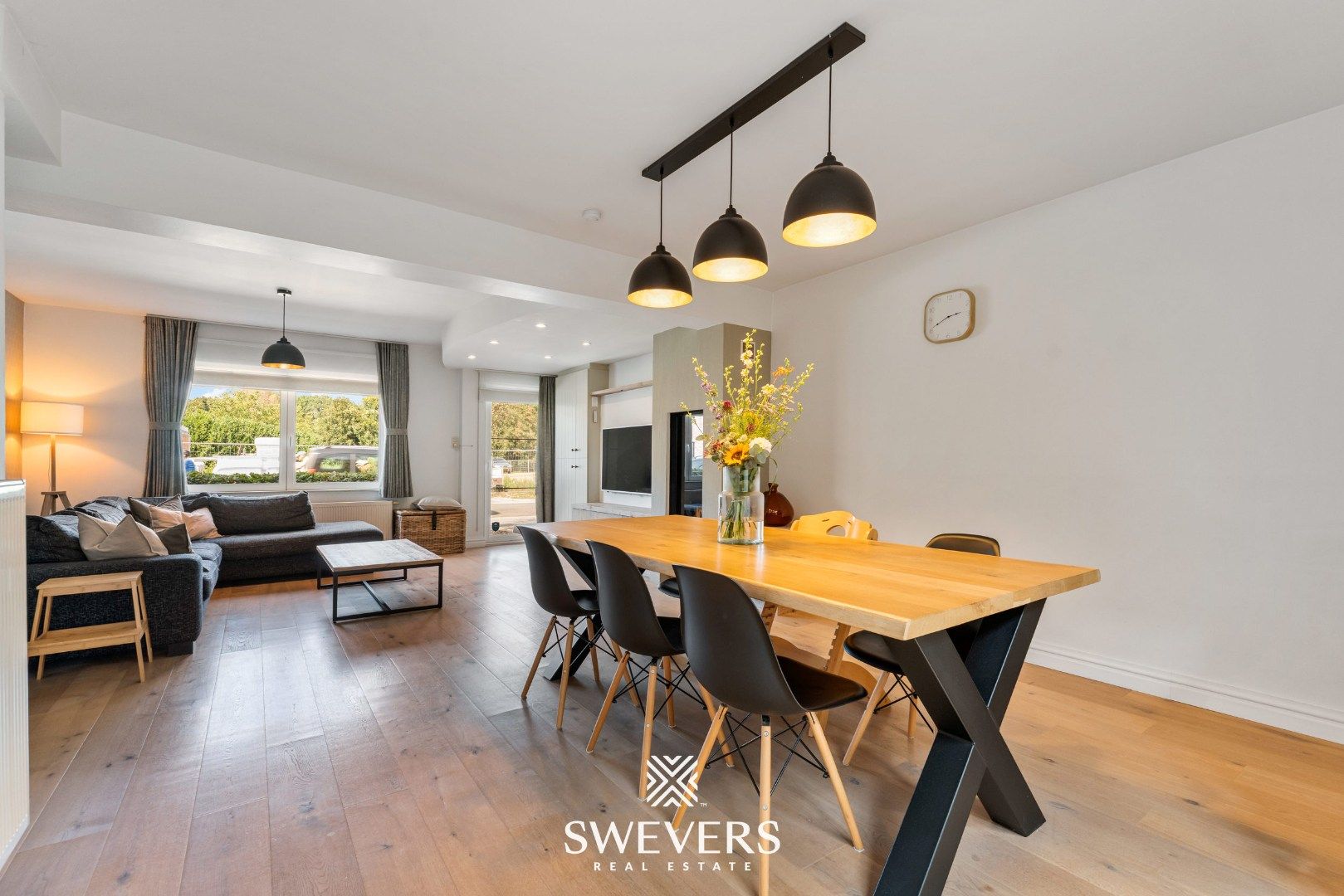 Volledig gerenoveerde en instapklare woning op toplocatie in Helchteren foto 9