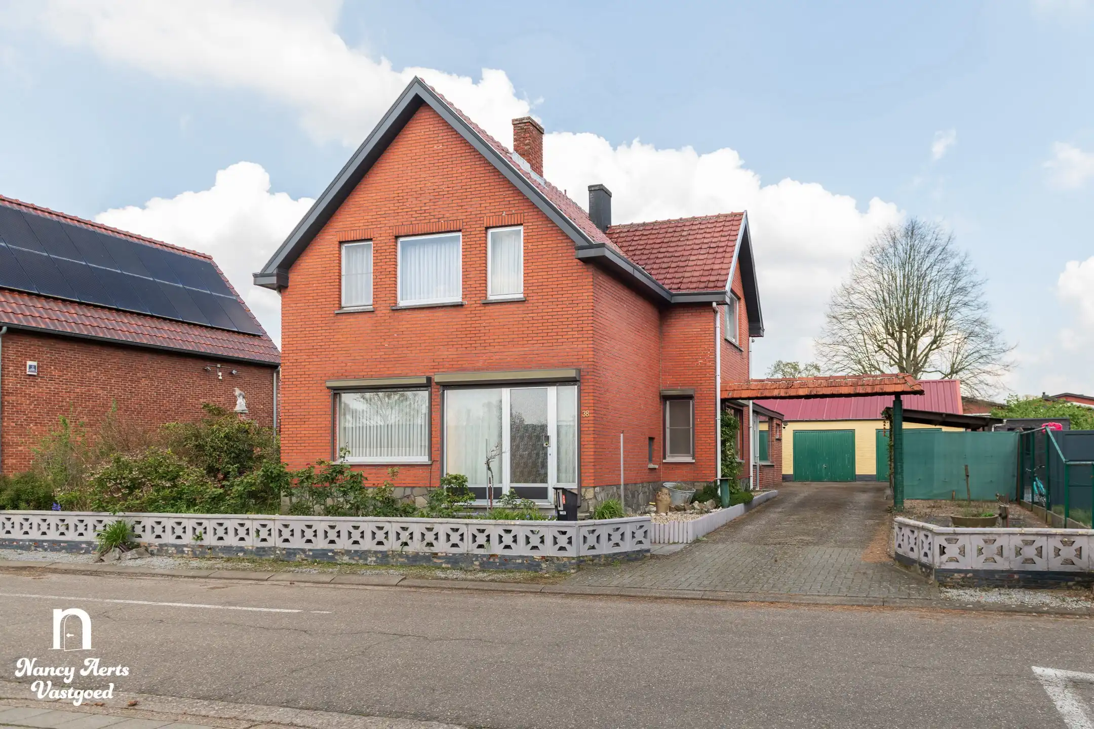 Charmante gezinswoning met mogelijkheden op royaal perceel foto 30