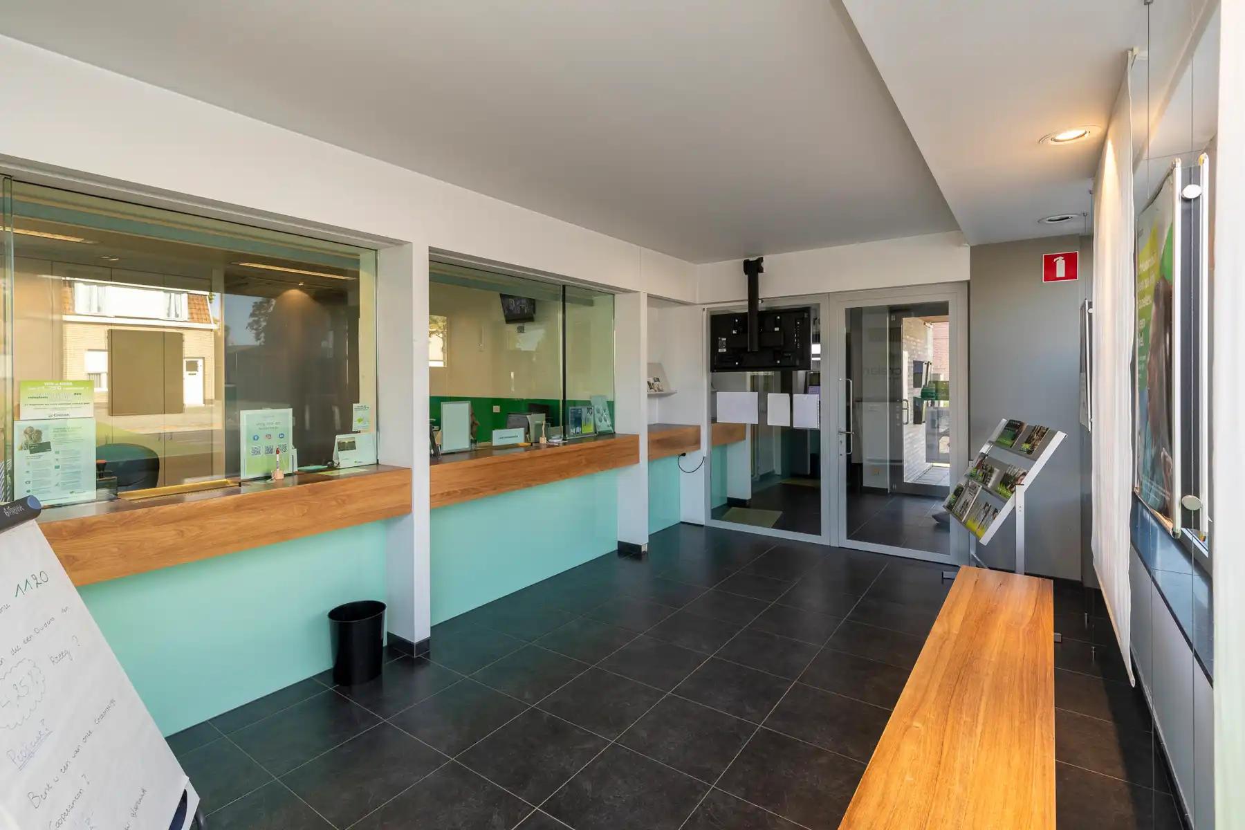 Kantoorgebouw te koop in Waarschoot – uitstekende ligging en energiezuinig! foto 4