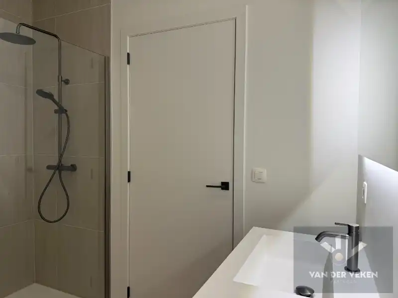 LICHTRIJK NIEUWBOUWAPP MET 2 SLPK NABIJ QUARTIER BLEU EN STADSCENTRUM foto 16