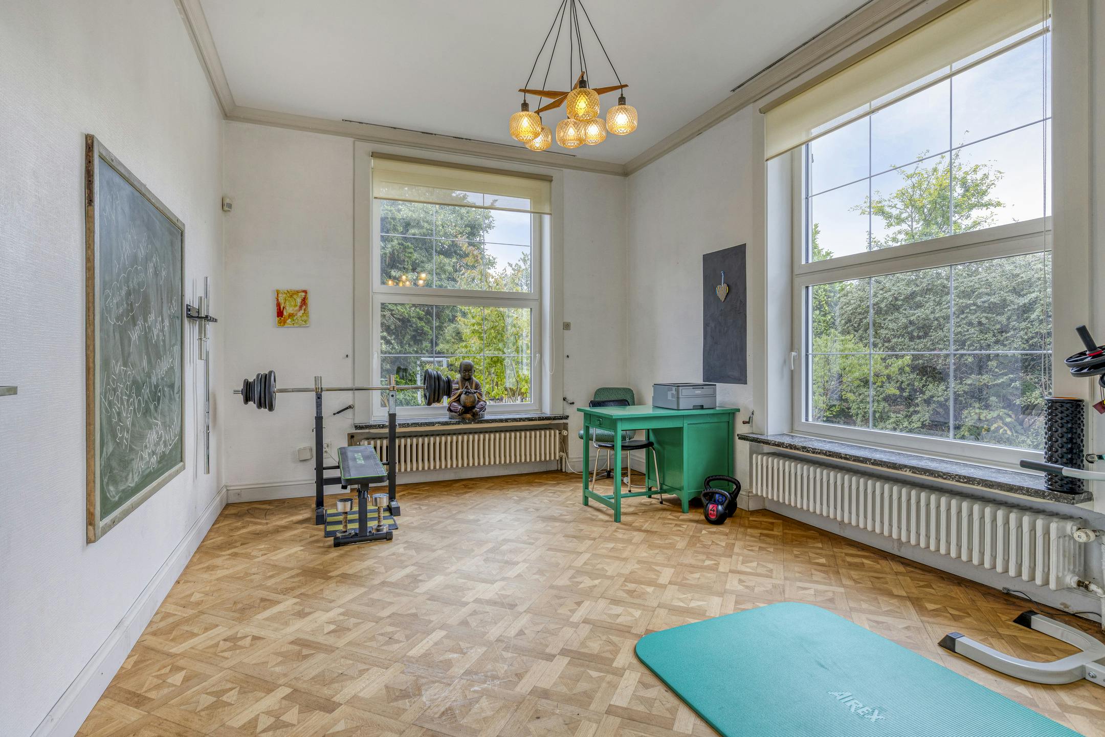 Riante architectenwoning met 6 slaapkamers te koop in Zedelgem foto 9